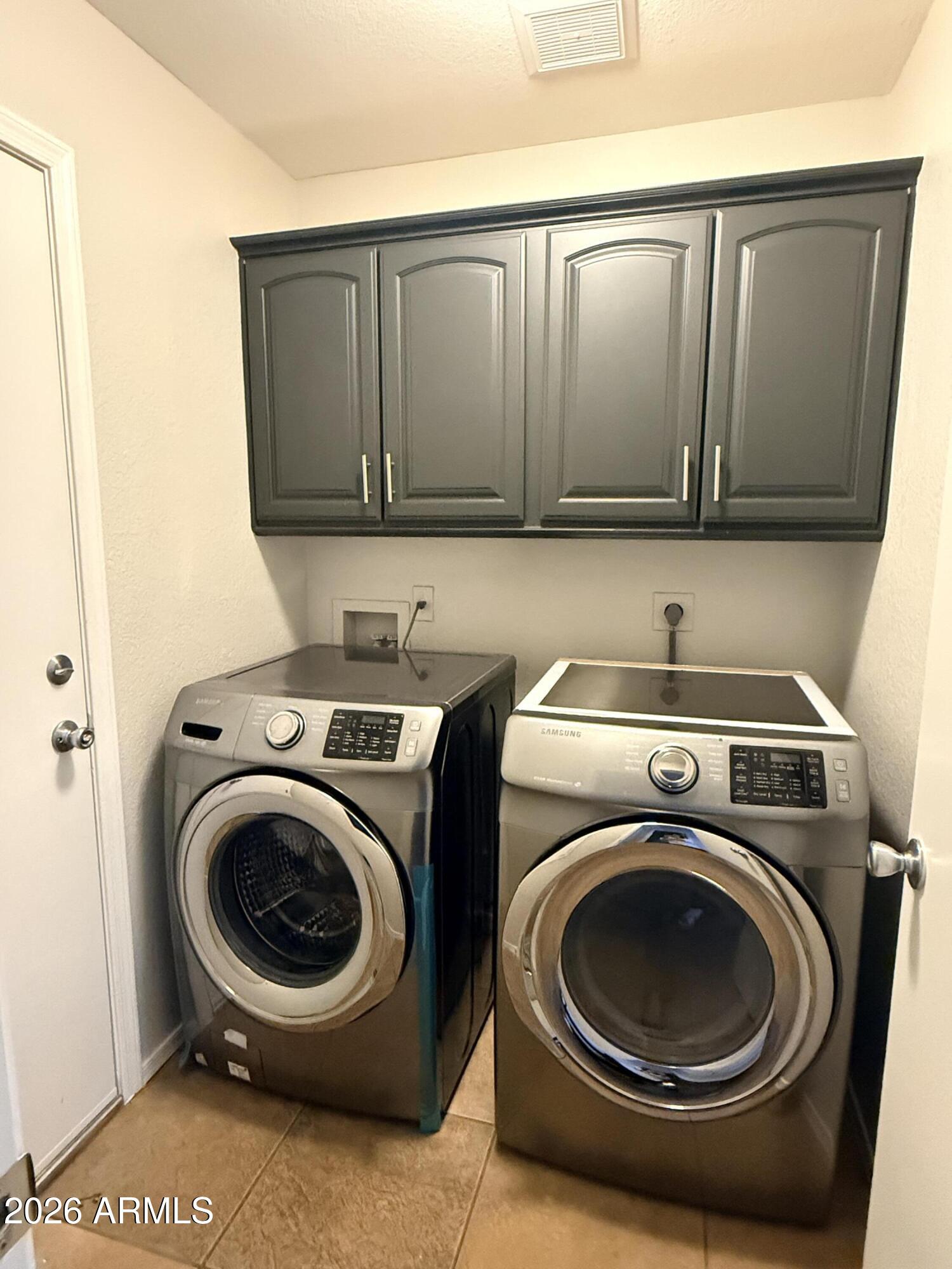 325 W LE MARCHE Avenue