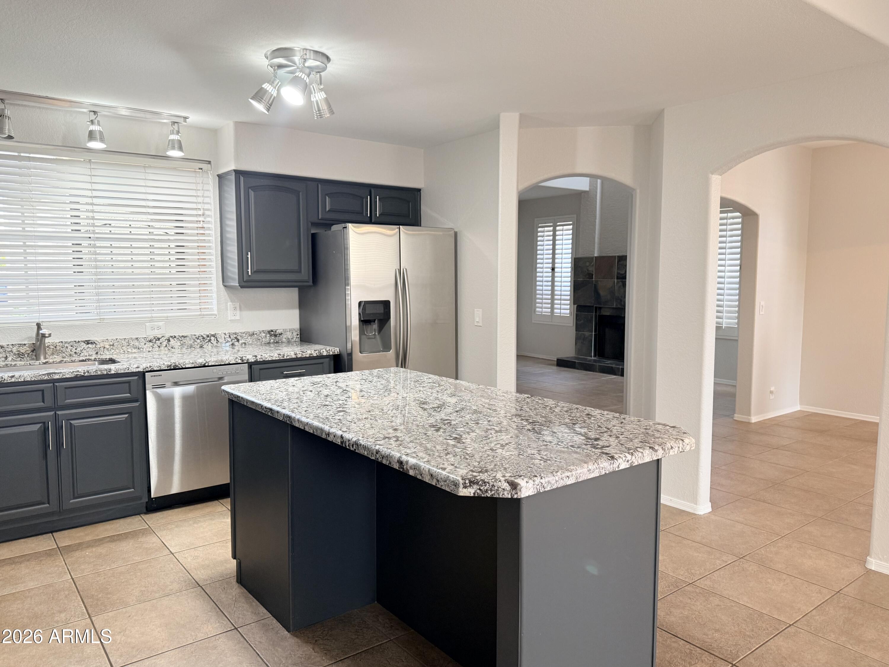 325 W LE MARCHE Avenue