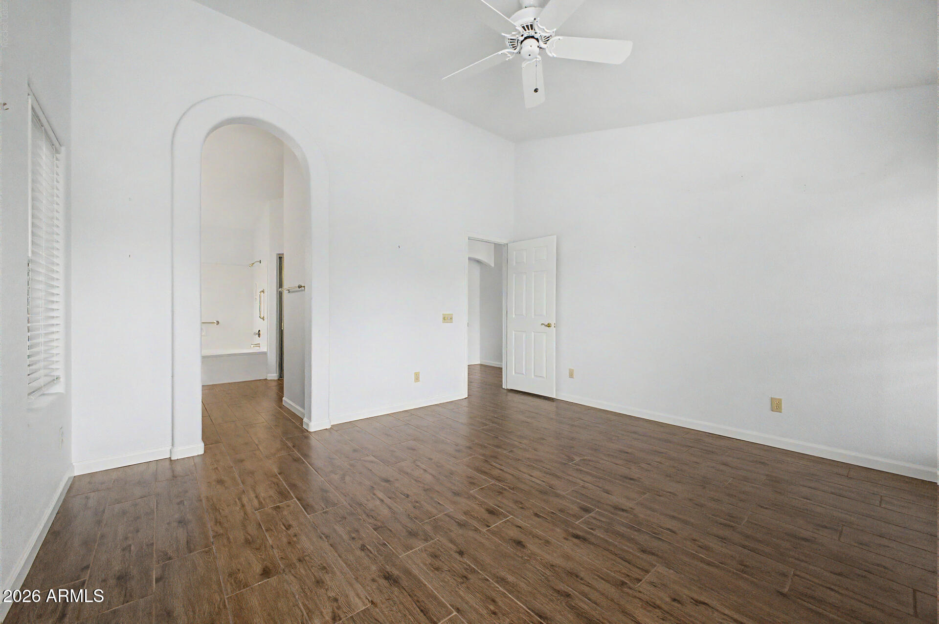 16114 E GLENPOINT Drive