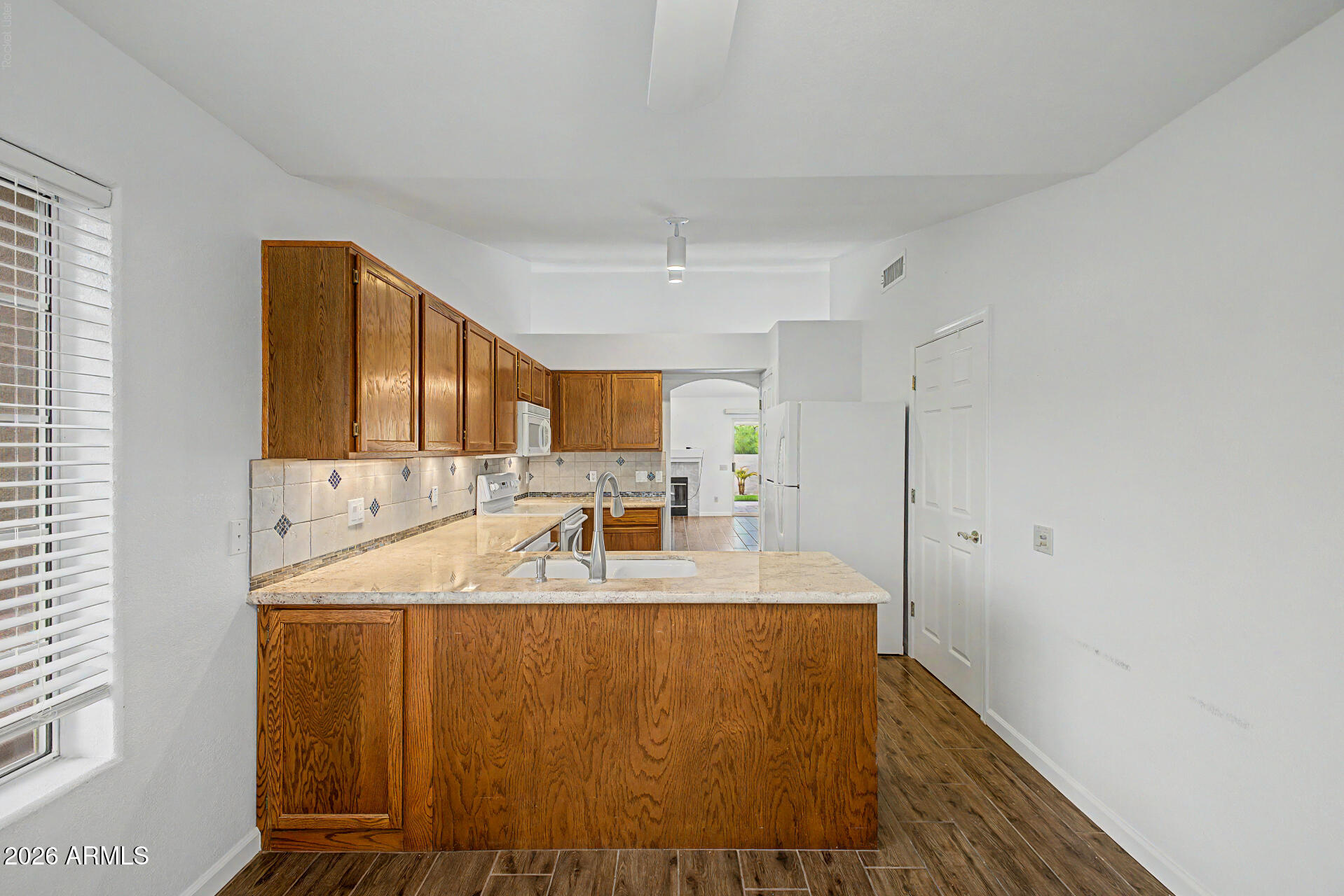 16114 E GLENPOINT Drive