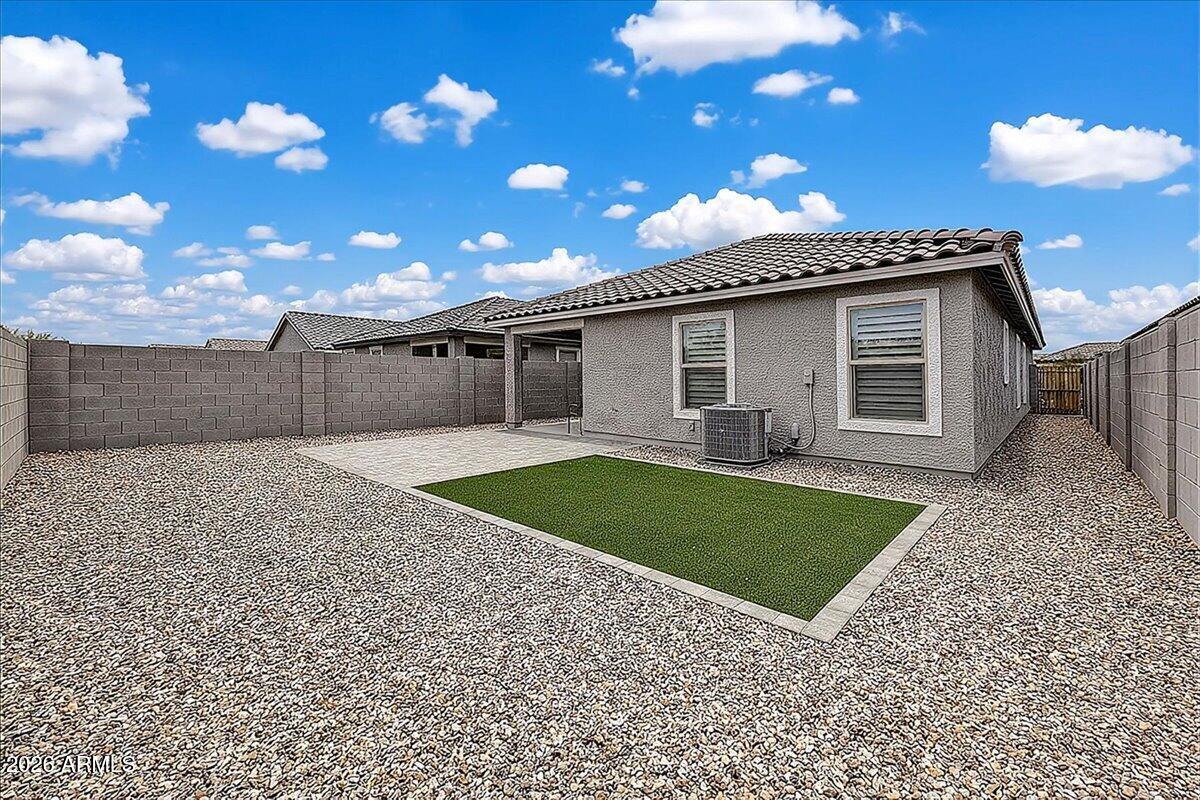 18565 N Foxtail Drive