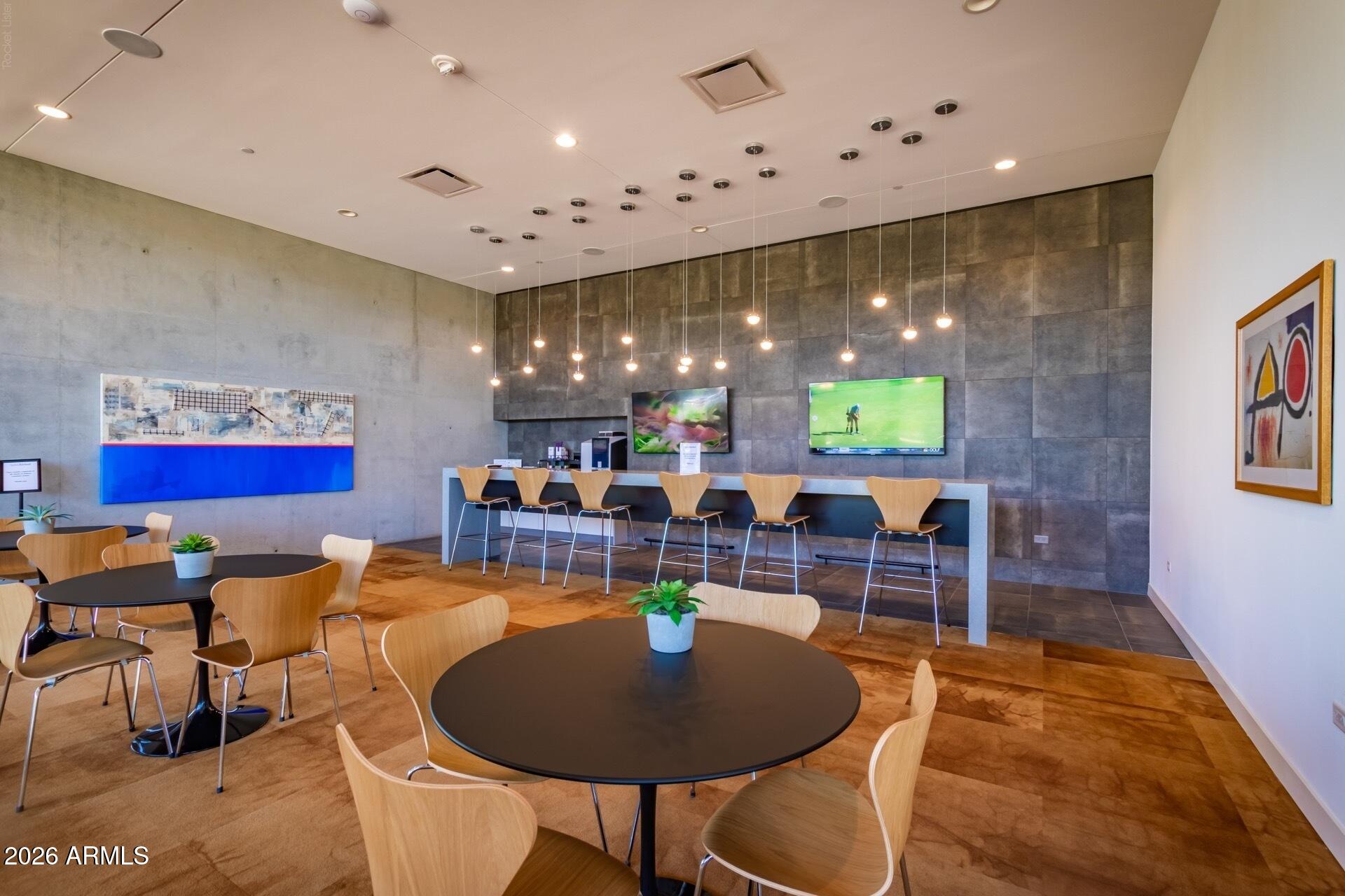 7180 E KIERLAND Boulevard 813