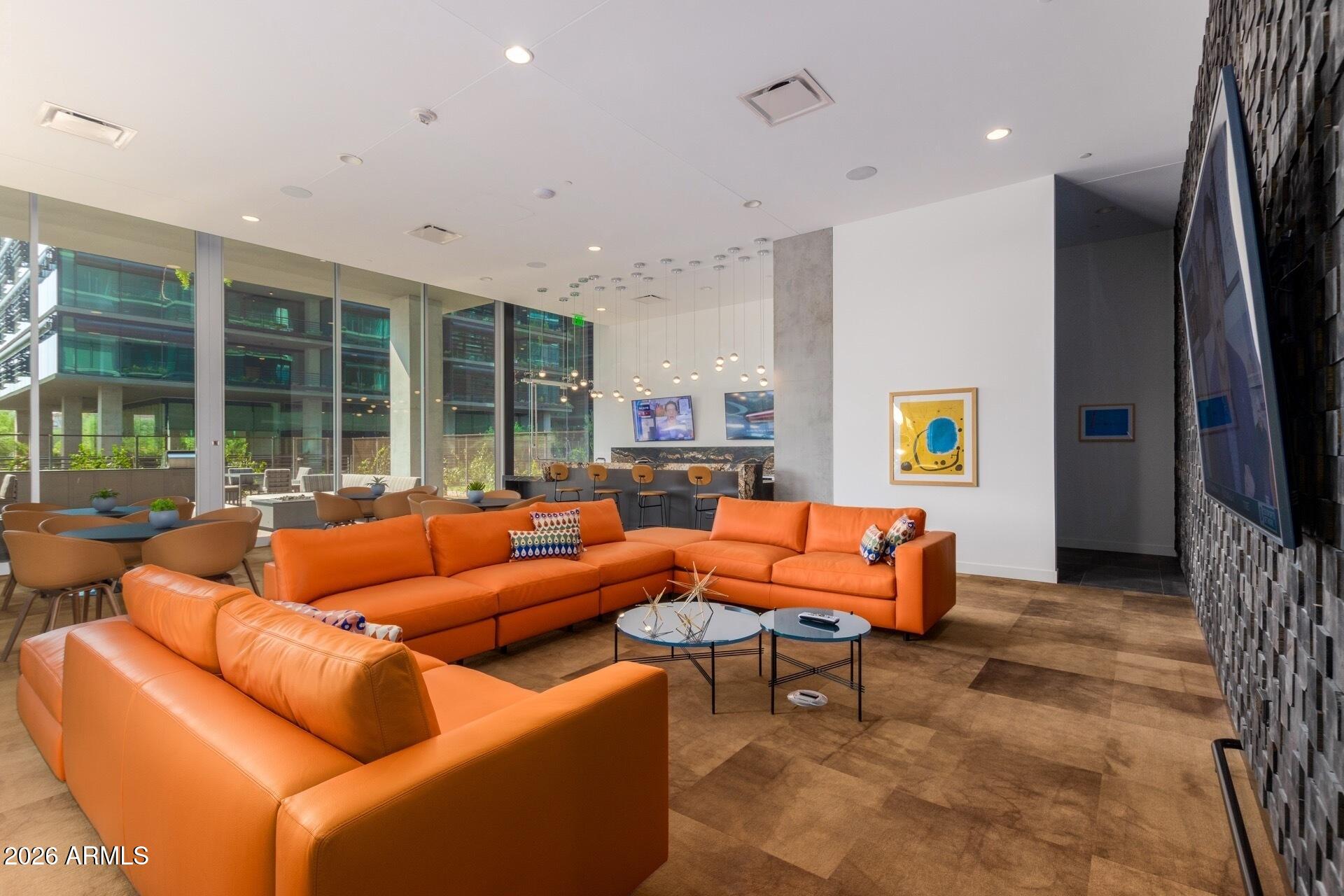 7180 E KIERLAND Boulevard 813