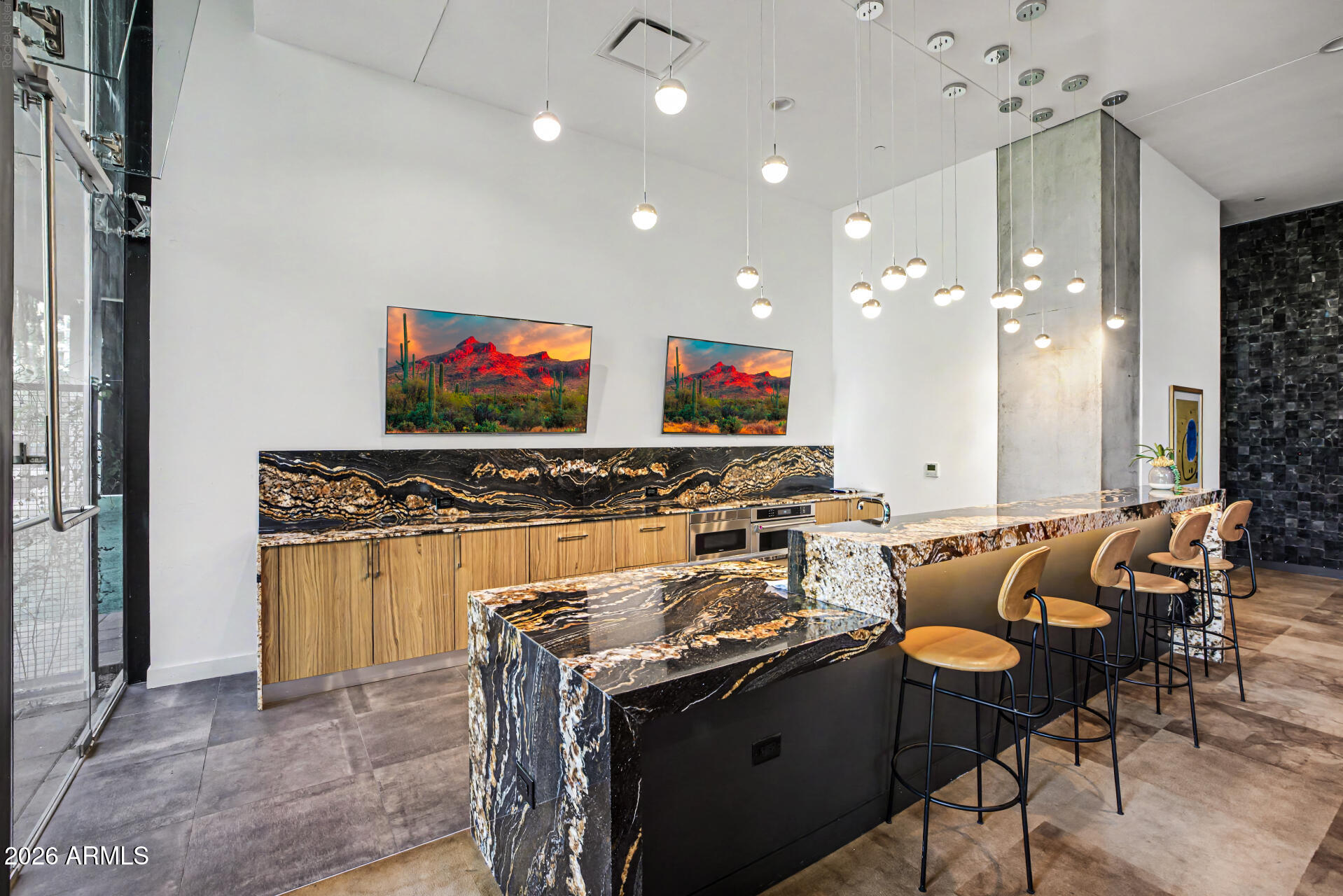 7180 E KIERLAND Boulevard 813