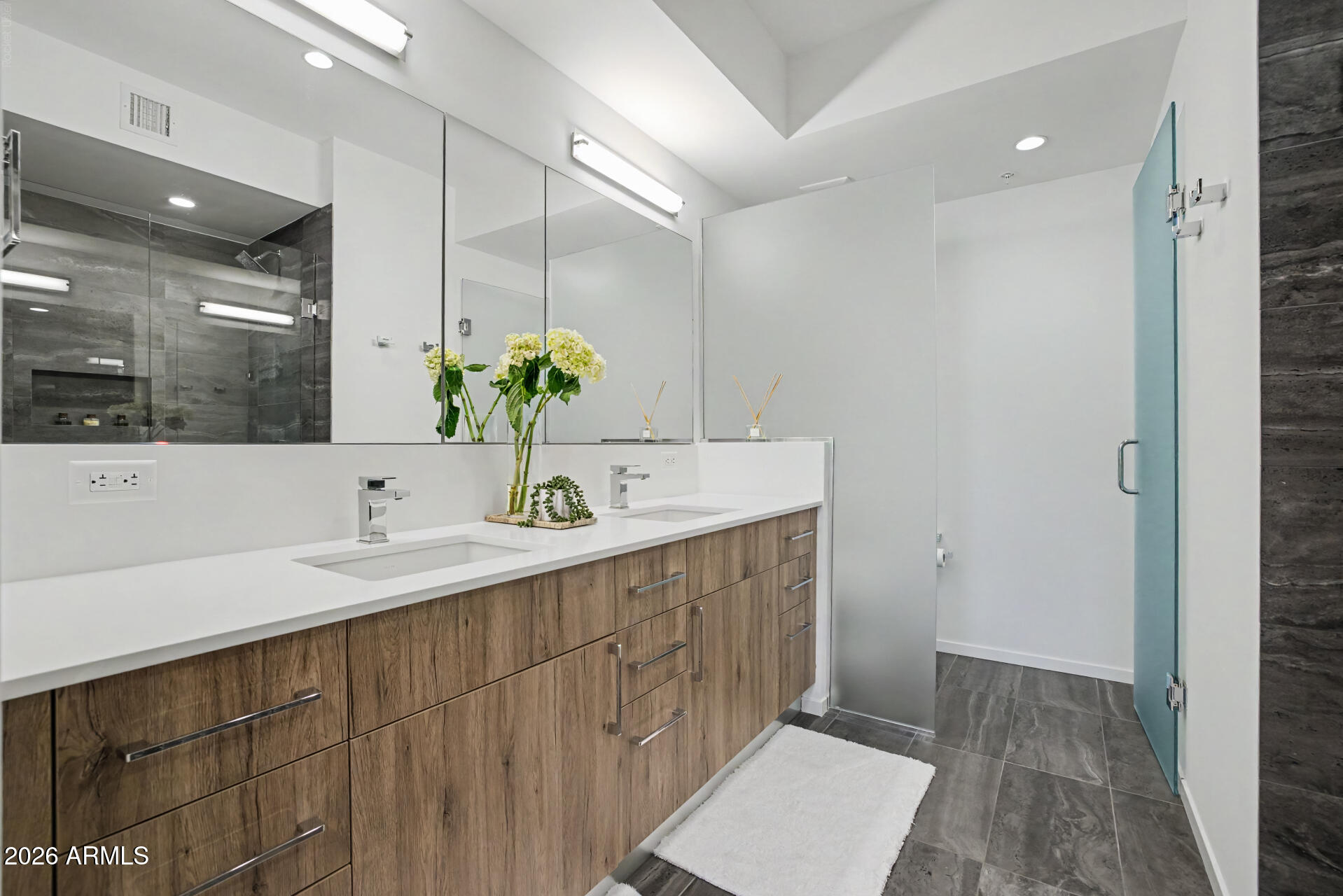7180 E KIERLAND Boulevard 813