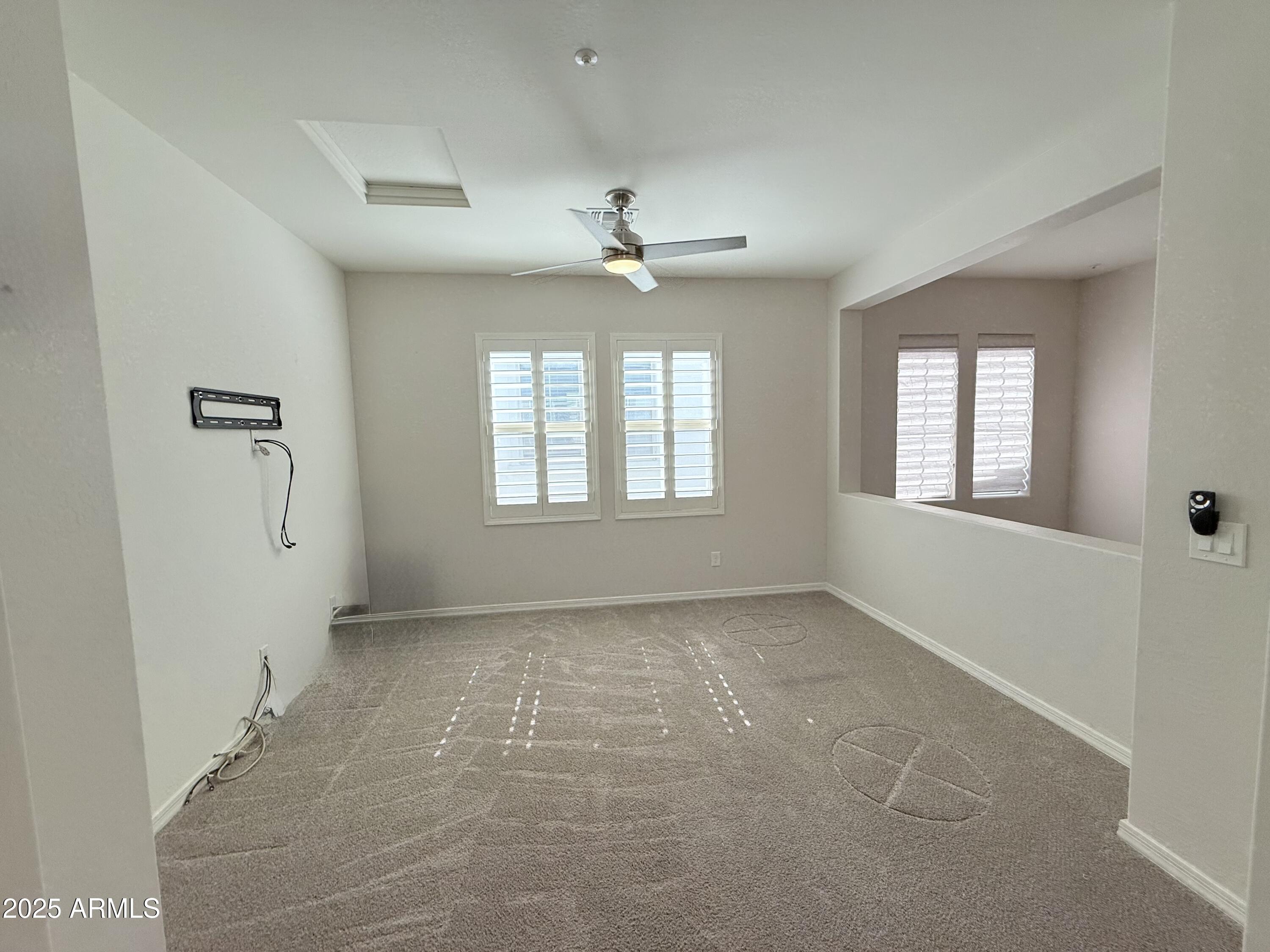 2366 W Gloria Lane