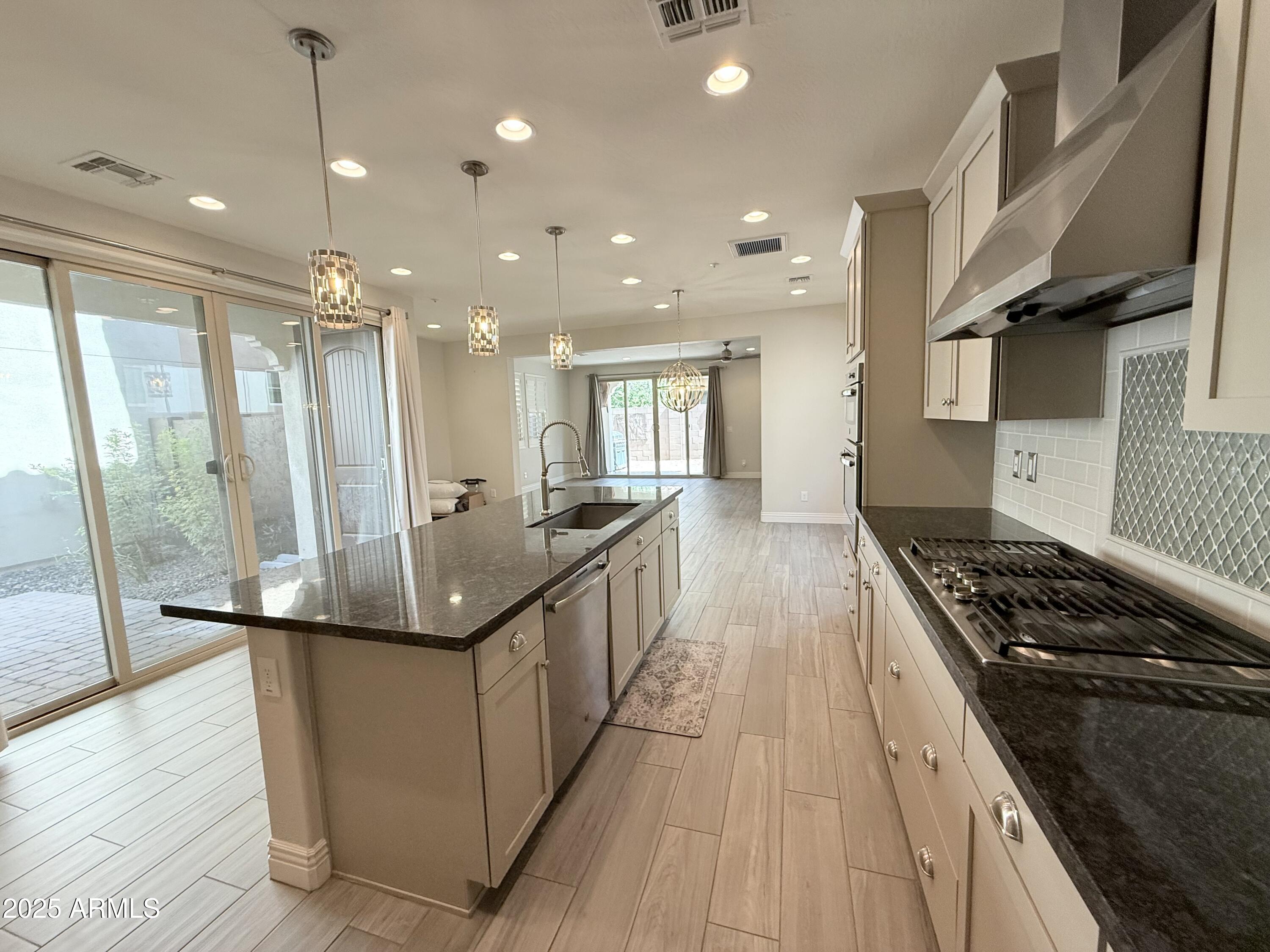 2366 W Gloria Lane