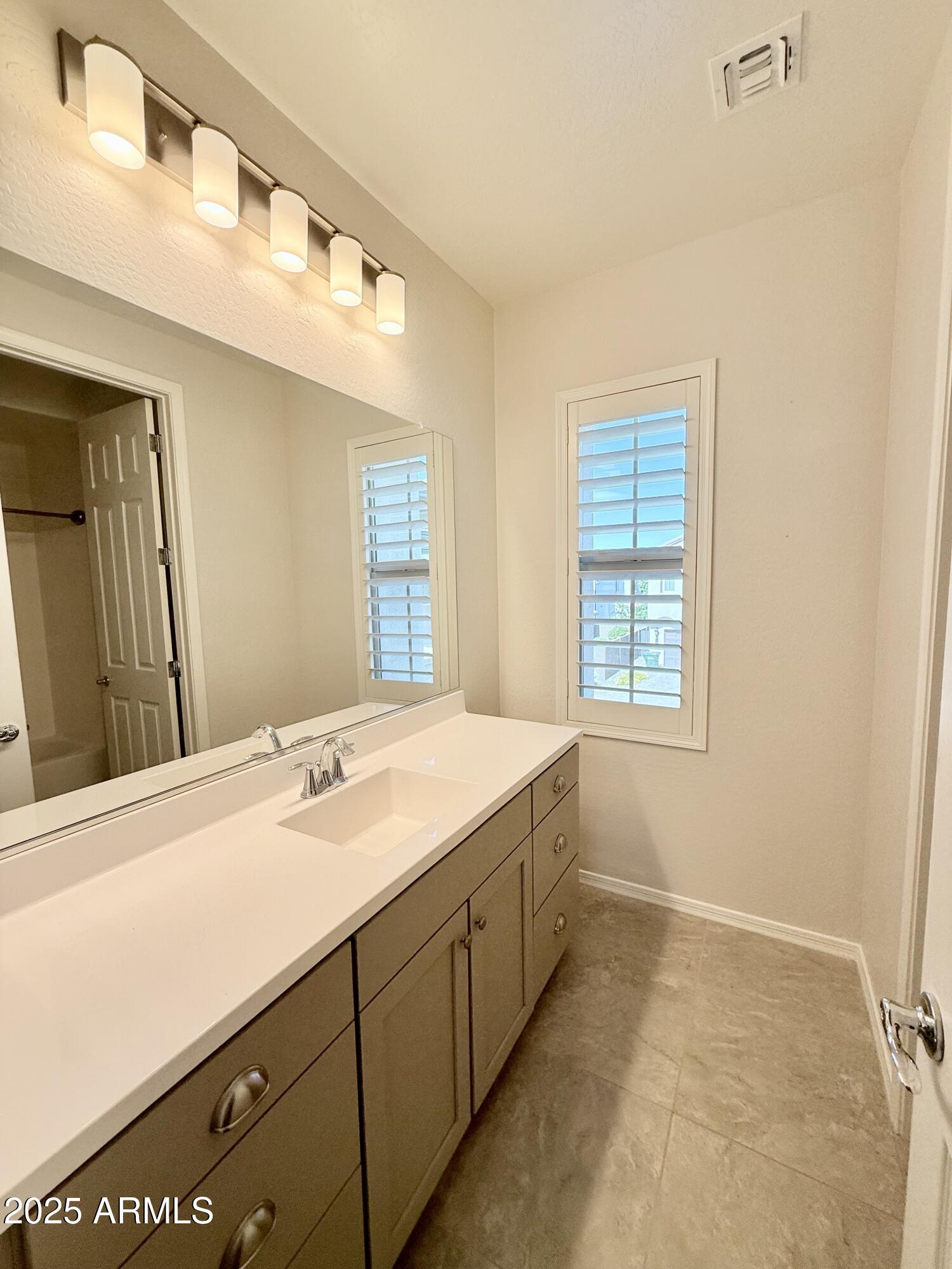 2366 W Gloria Lane