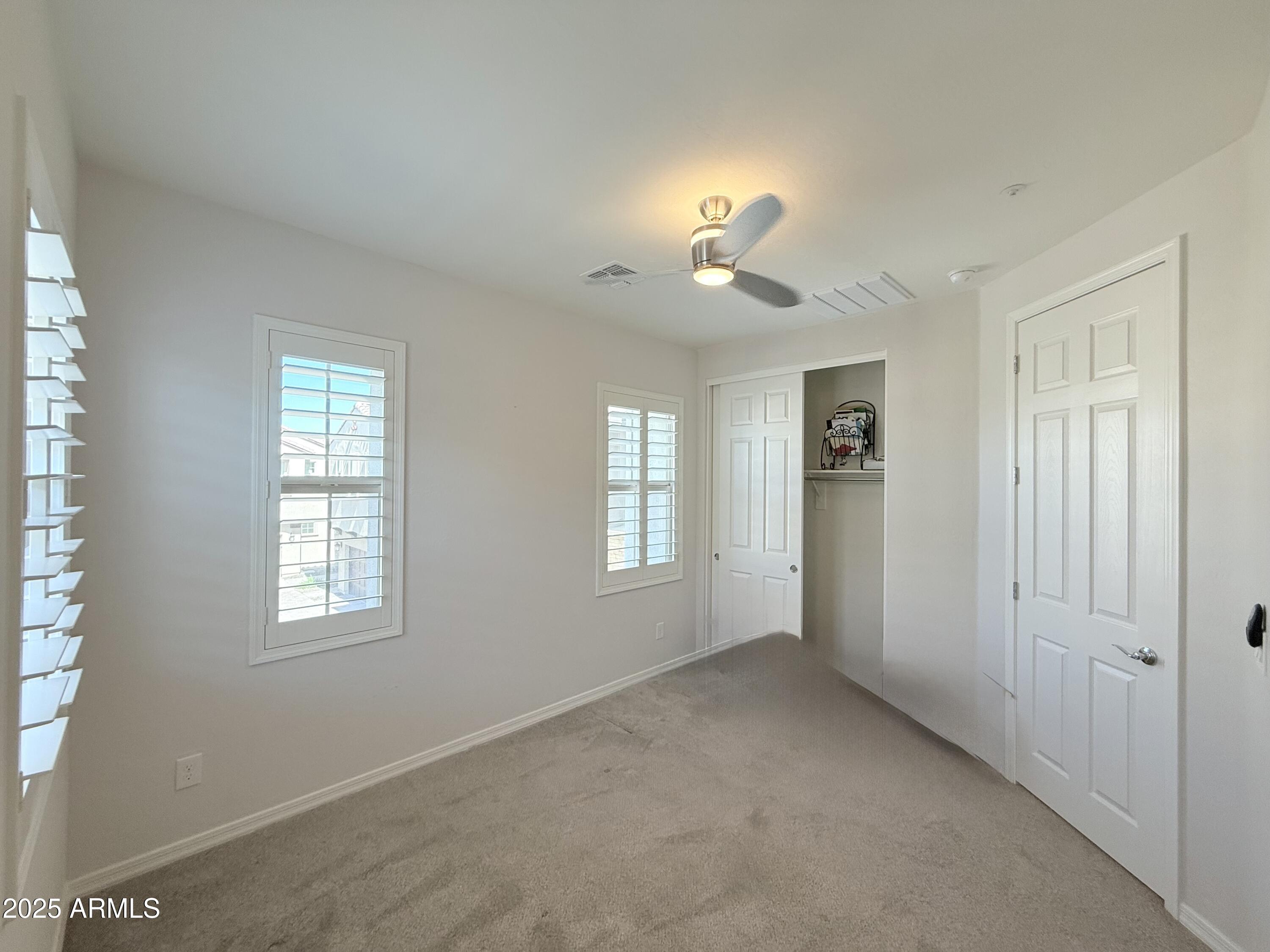 2366 W Gloria Lane