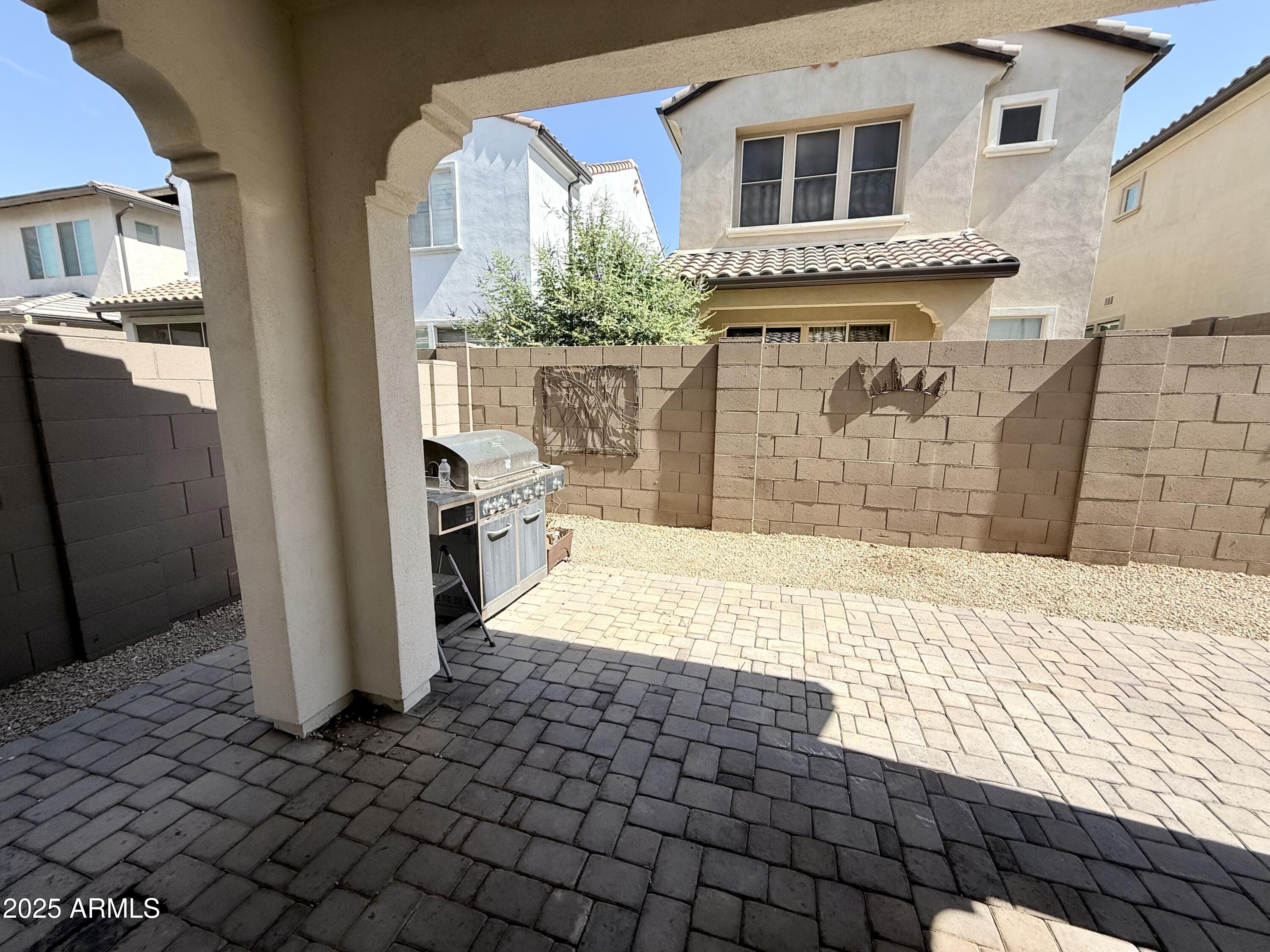 2366 W Gloria Lane