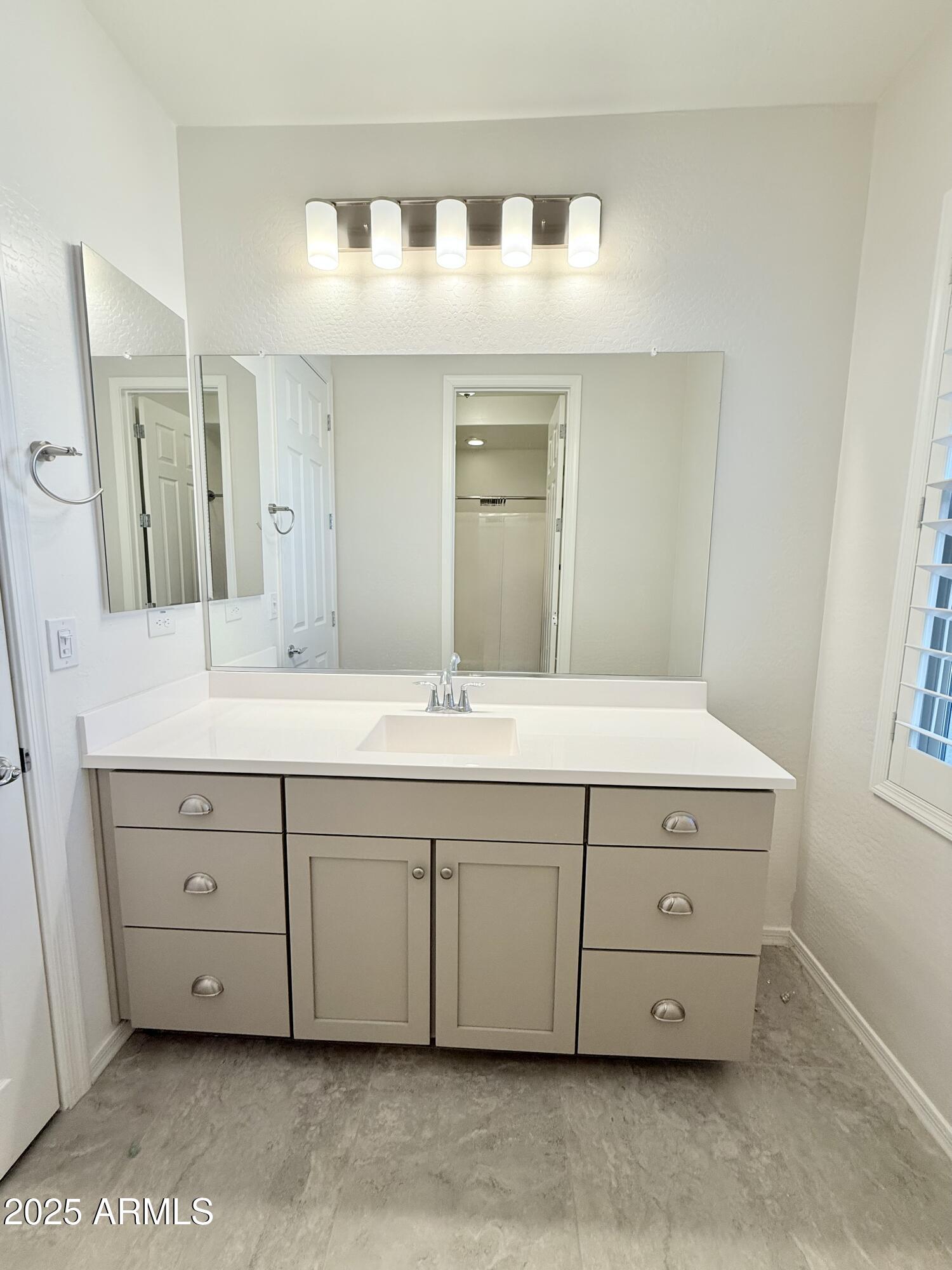 2366 W Gloria Lane