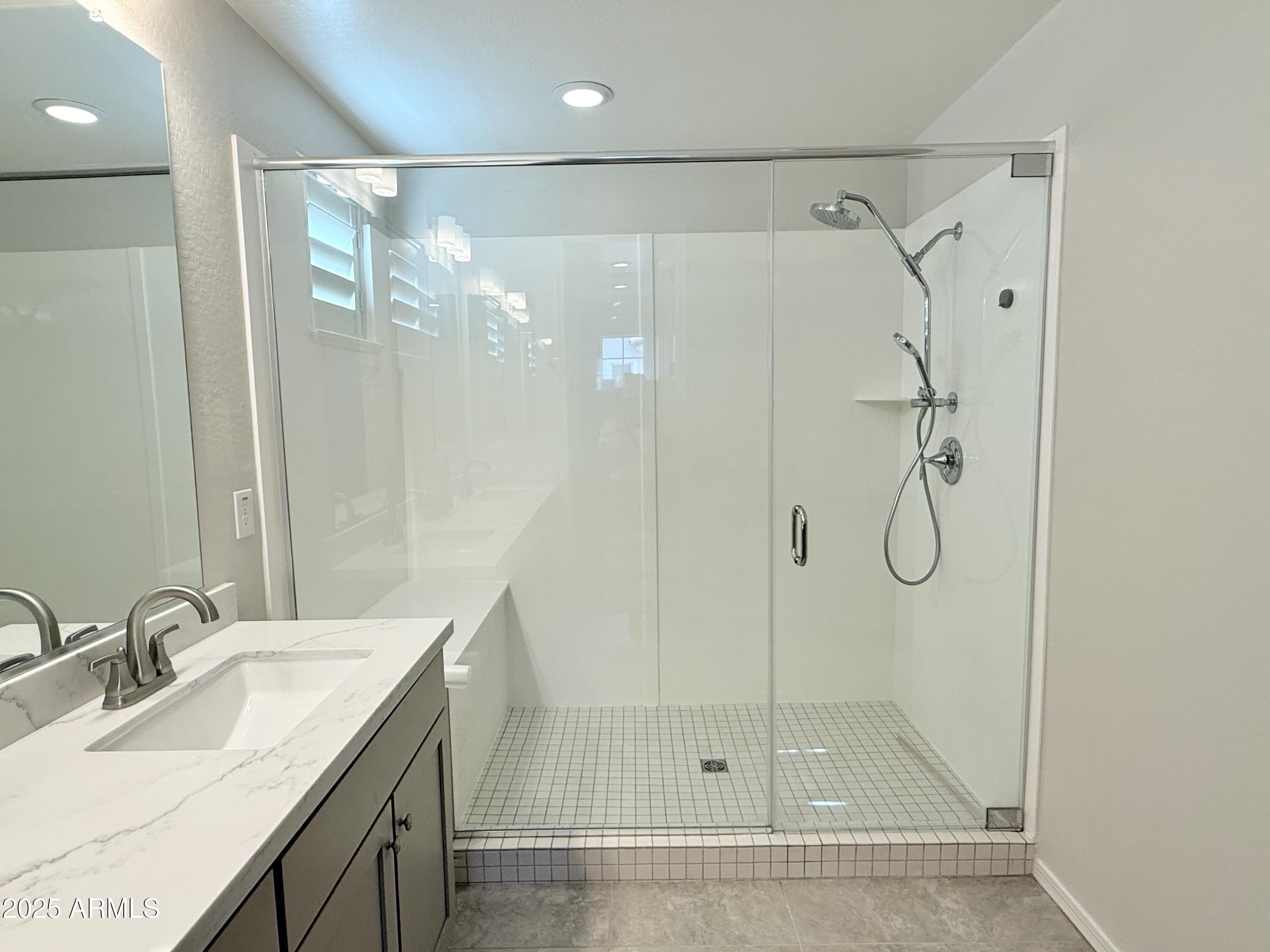 2366 W Gloria Lane