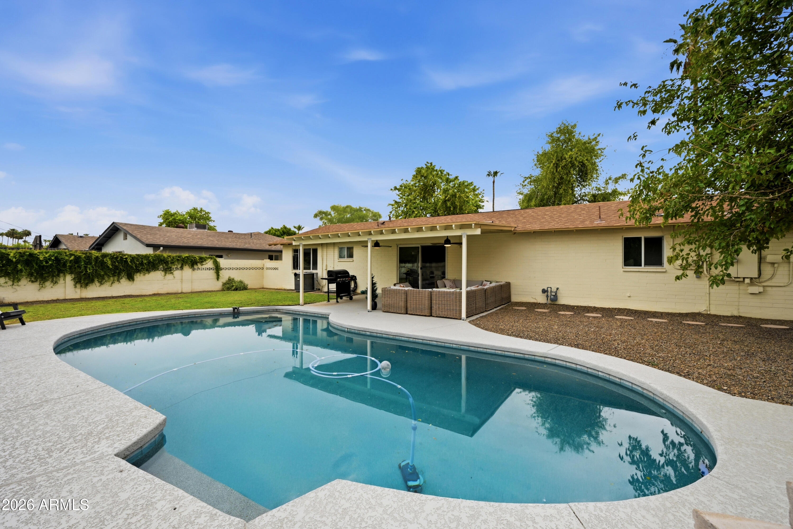 6902 E PALM Lane