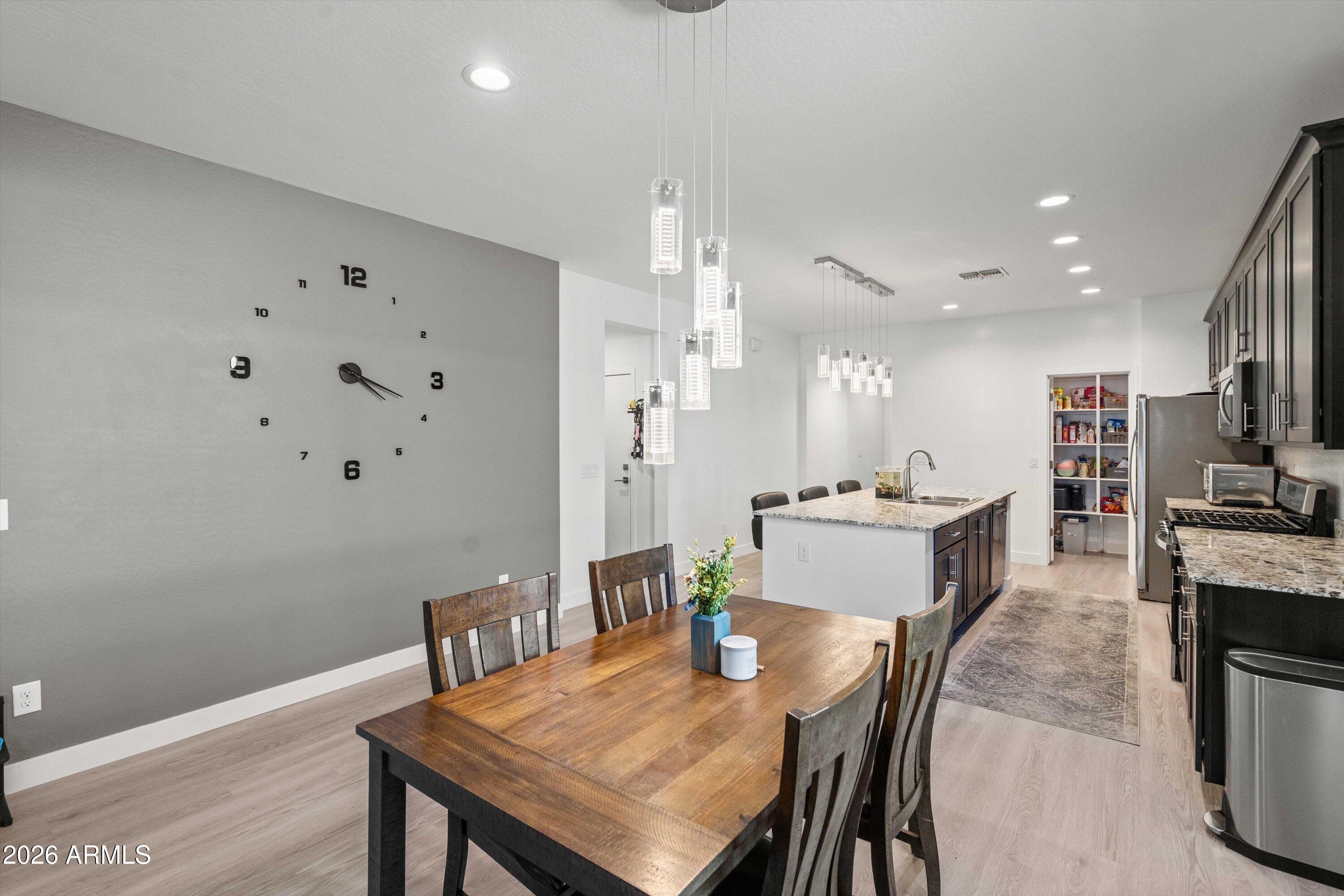 279 W SATINKA Drive