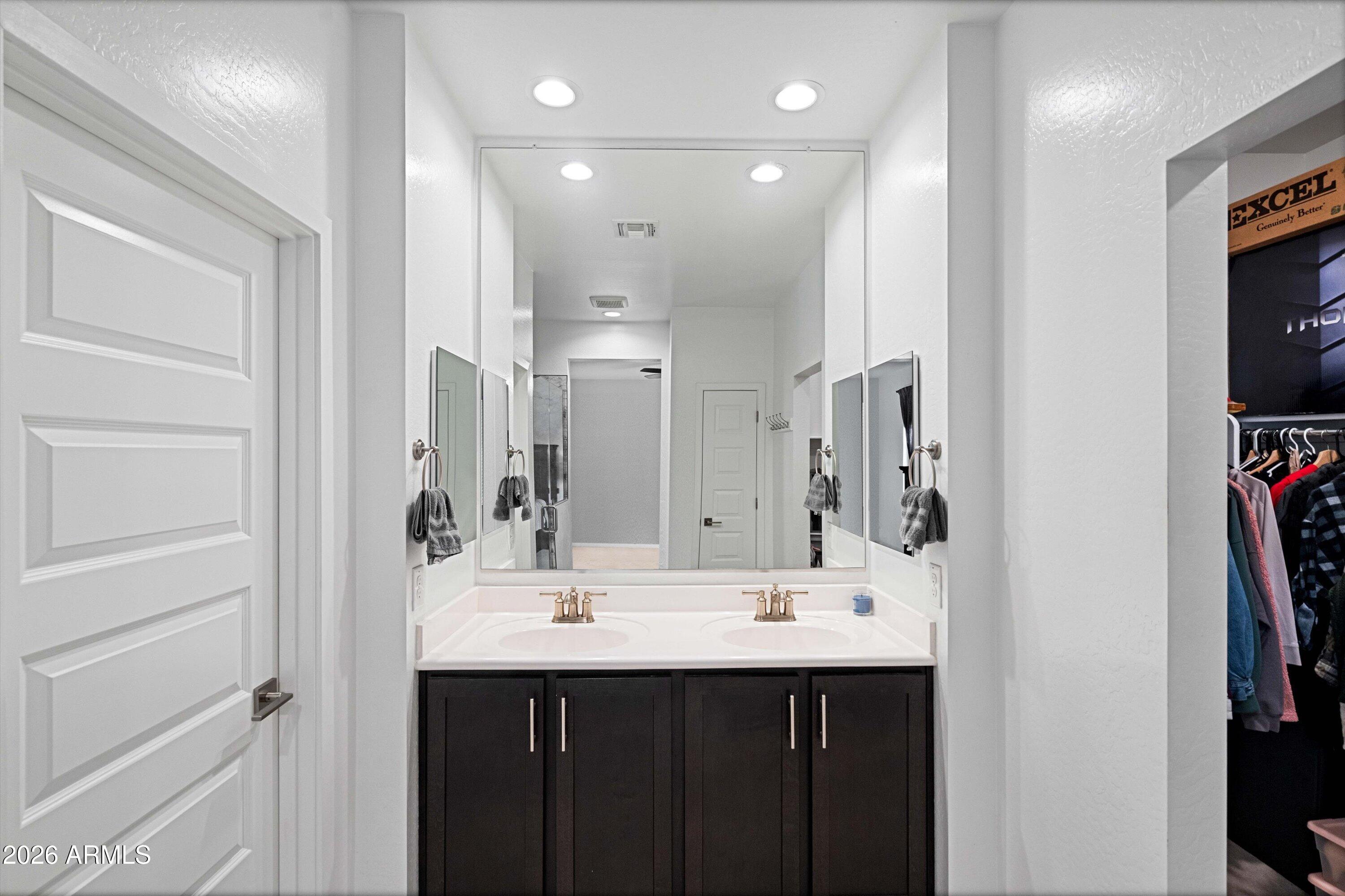 279 W SATINKA Drive