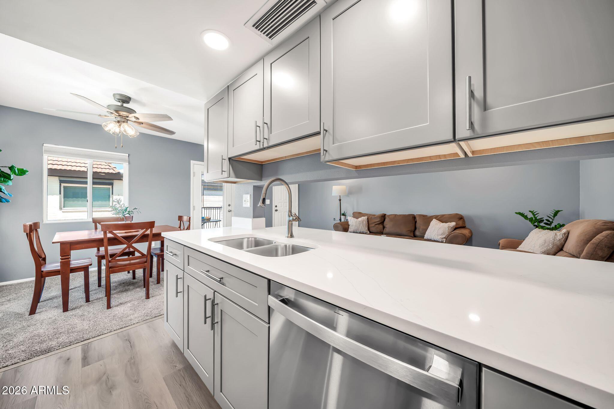 1916 W MORNINGSIDE Drive 118