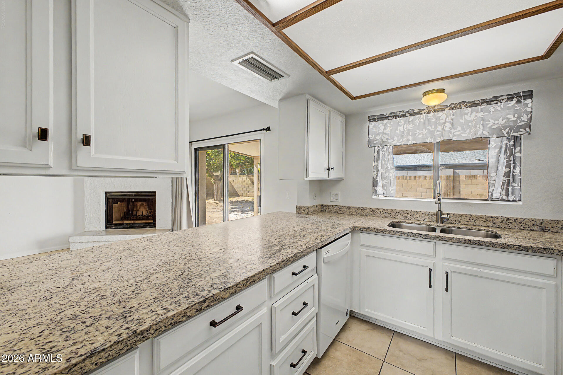 812 W BELL DE MAR Drive