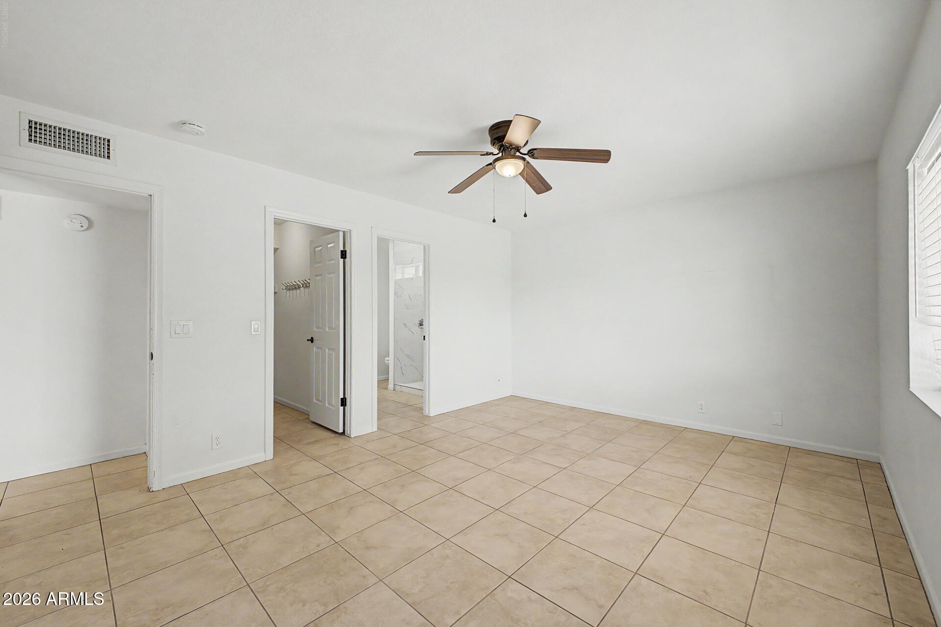 812 W BELL DE MAR Drive