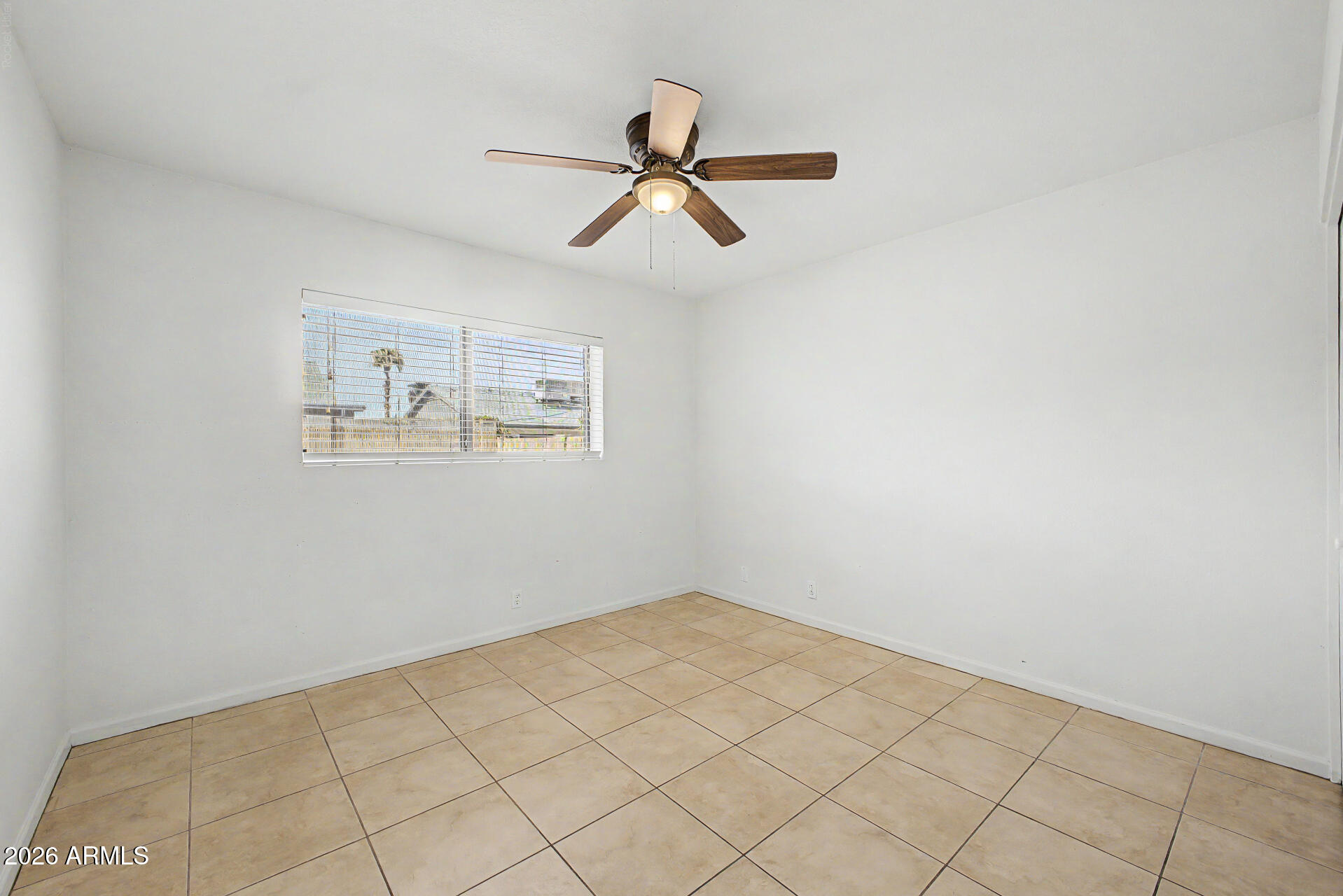 812 W BELL DE MAR Drive