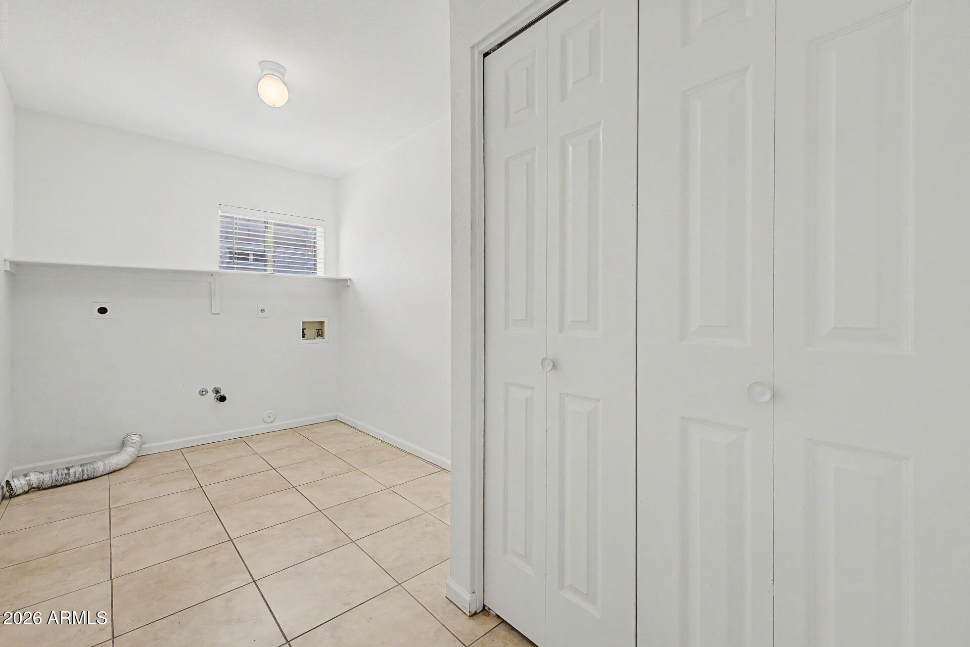 812 W BELL DE MAR Drive