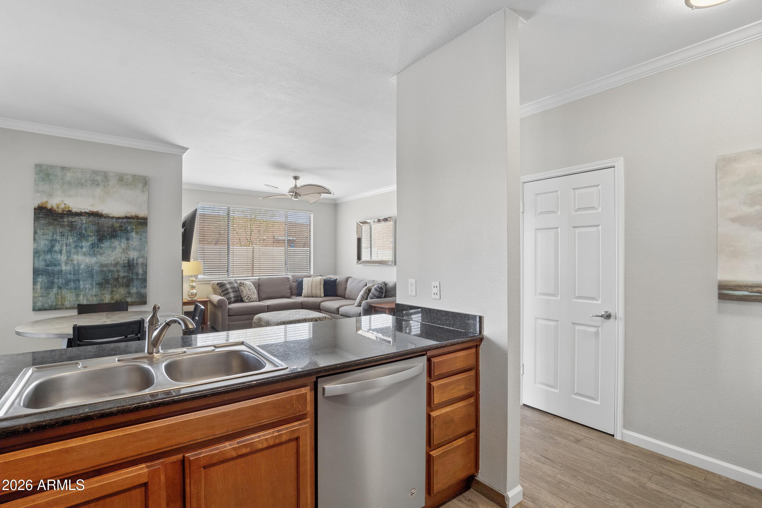 7009 E ACOMA Drive 1085