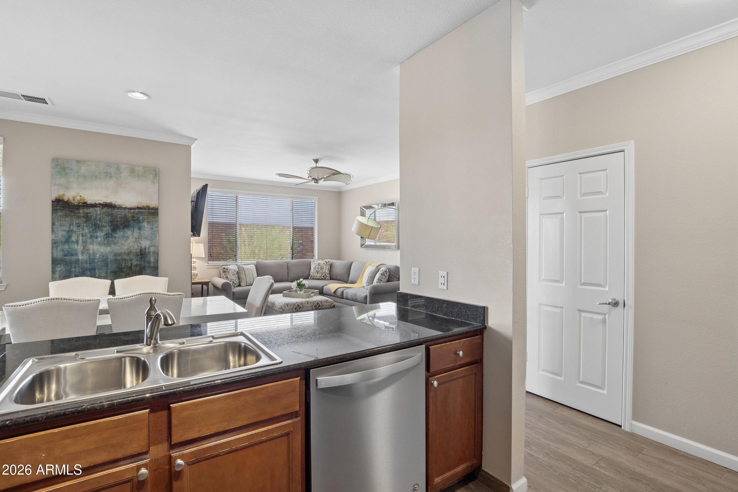 7009 E ACOMA Drive 2085