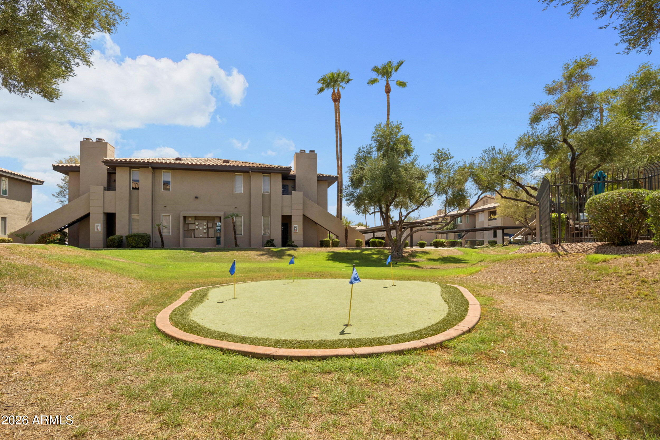 7009 E ACOMA Drive 2085