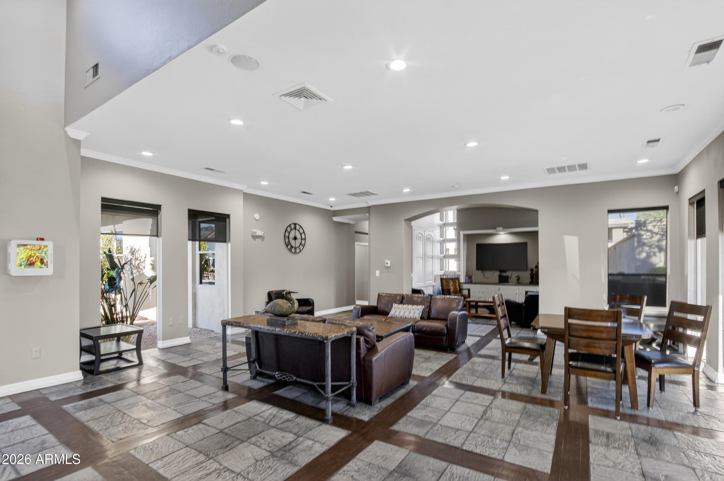 7009 E ACOMA Drive 2085