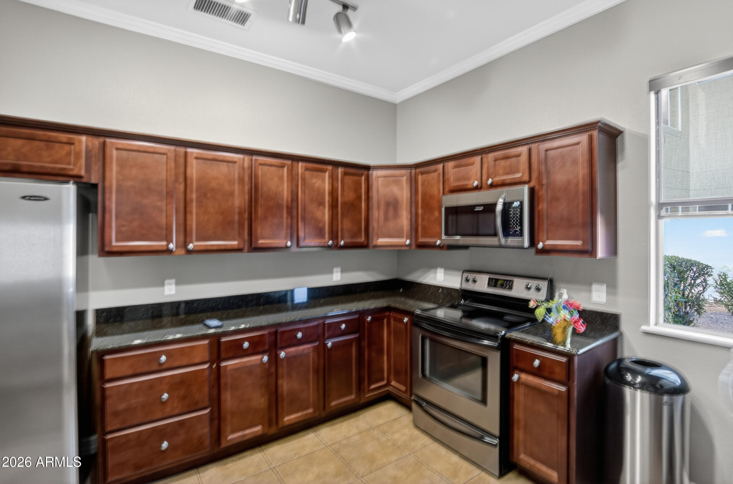 7009 E ACOMA Drive 2085