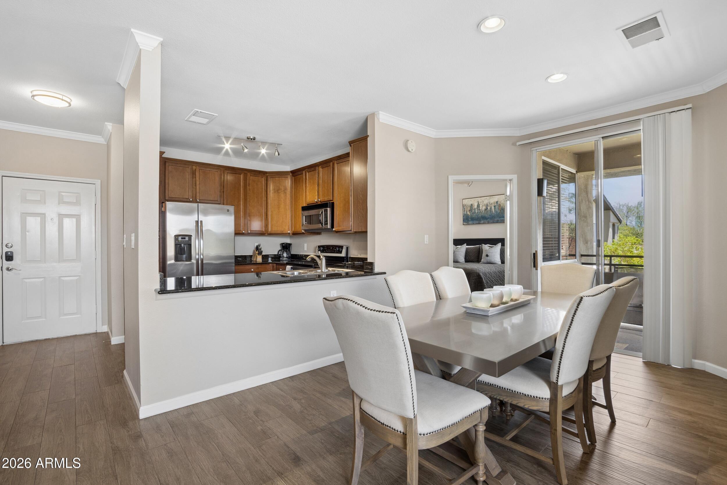 7009 E ACOMA Drive 2085