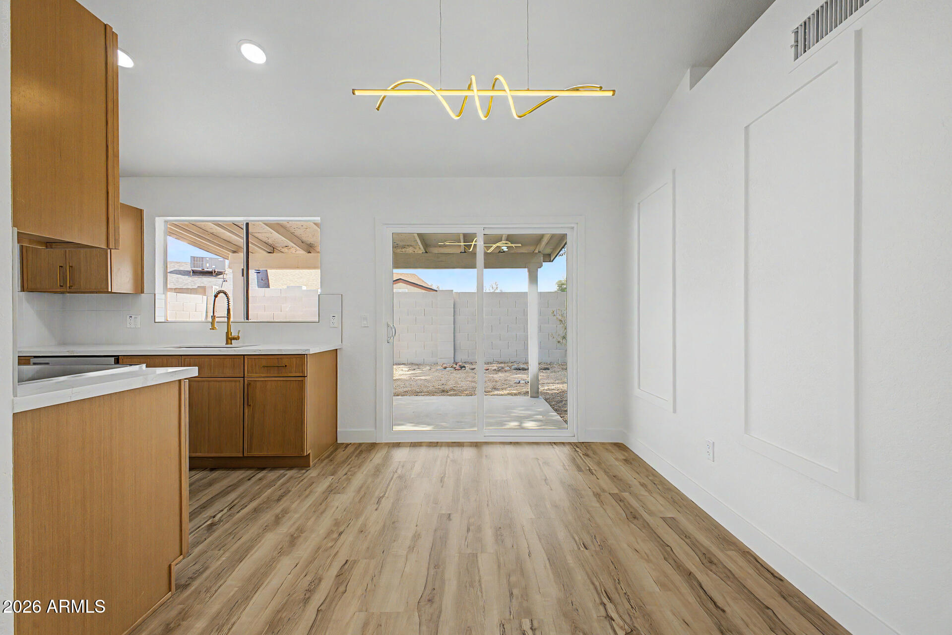 3033 W TONOPAH Drive
