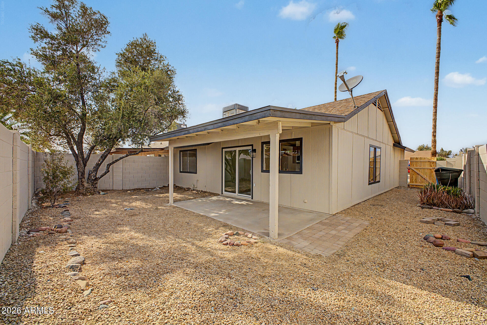 3033 W TONOPAH Drive