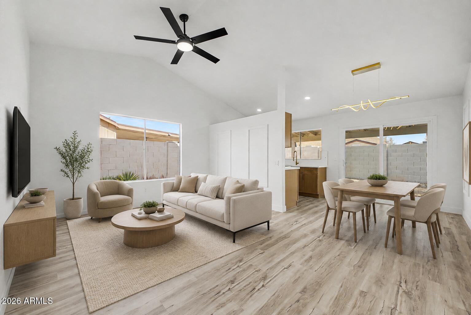 3033 W TONOPAH Drive