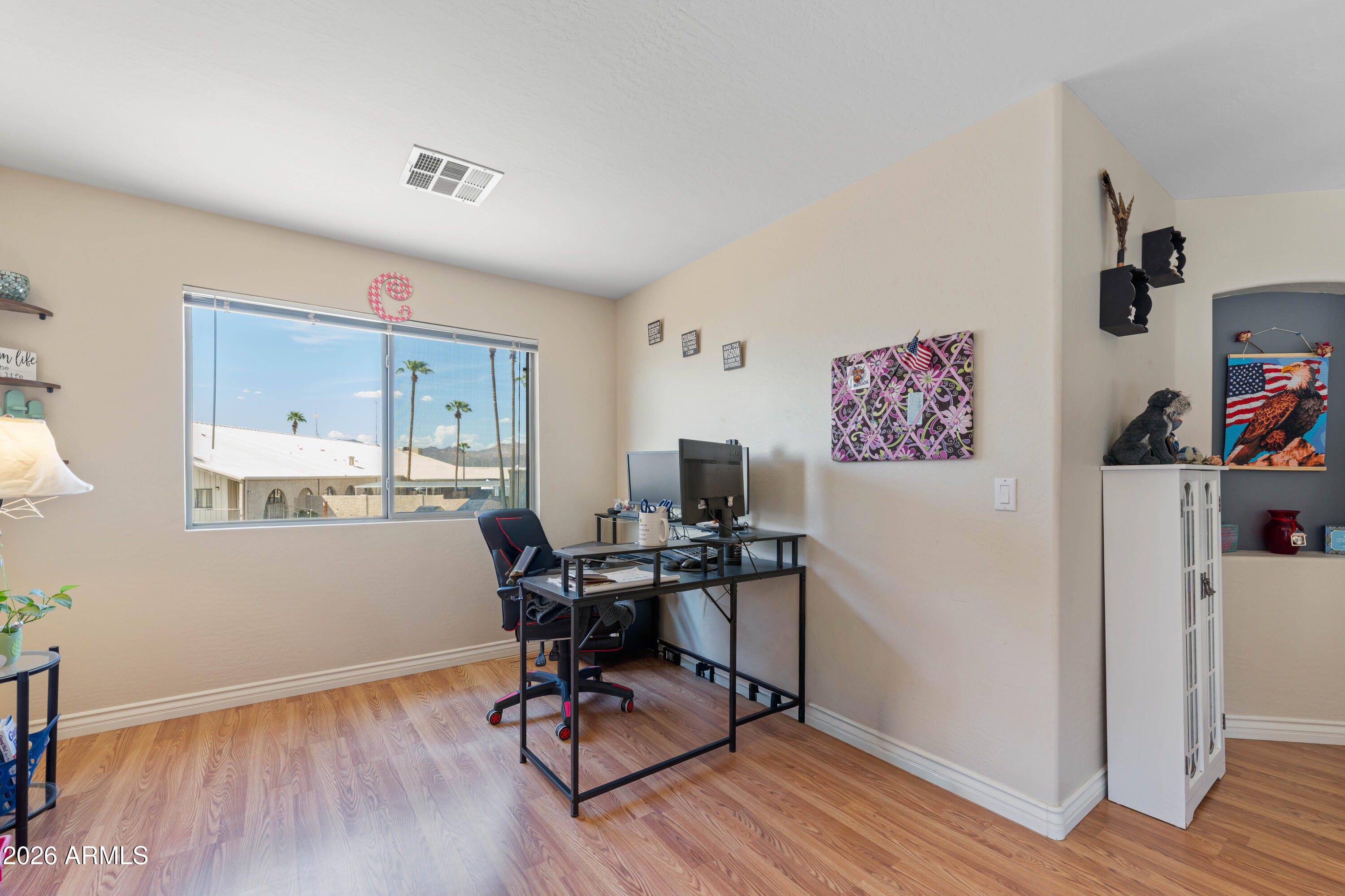 968 W 10TH Avenue