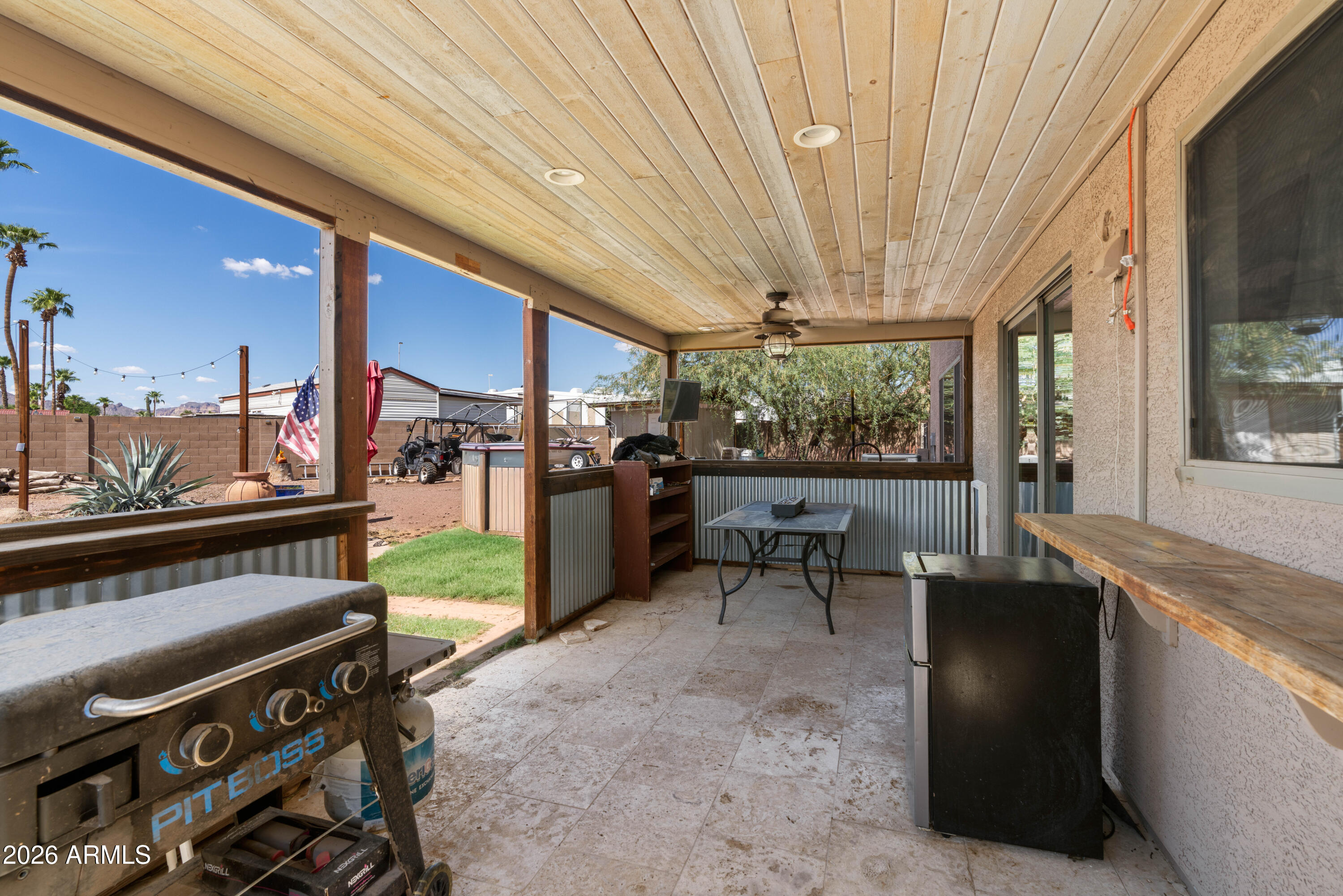 968 W 10TH Avenue
