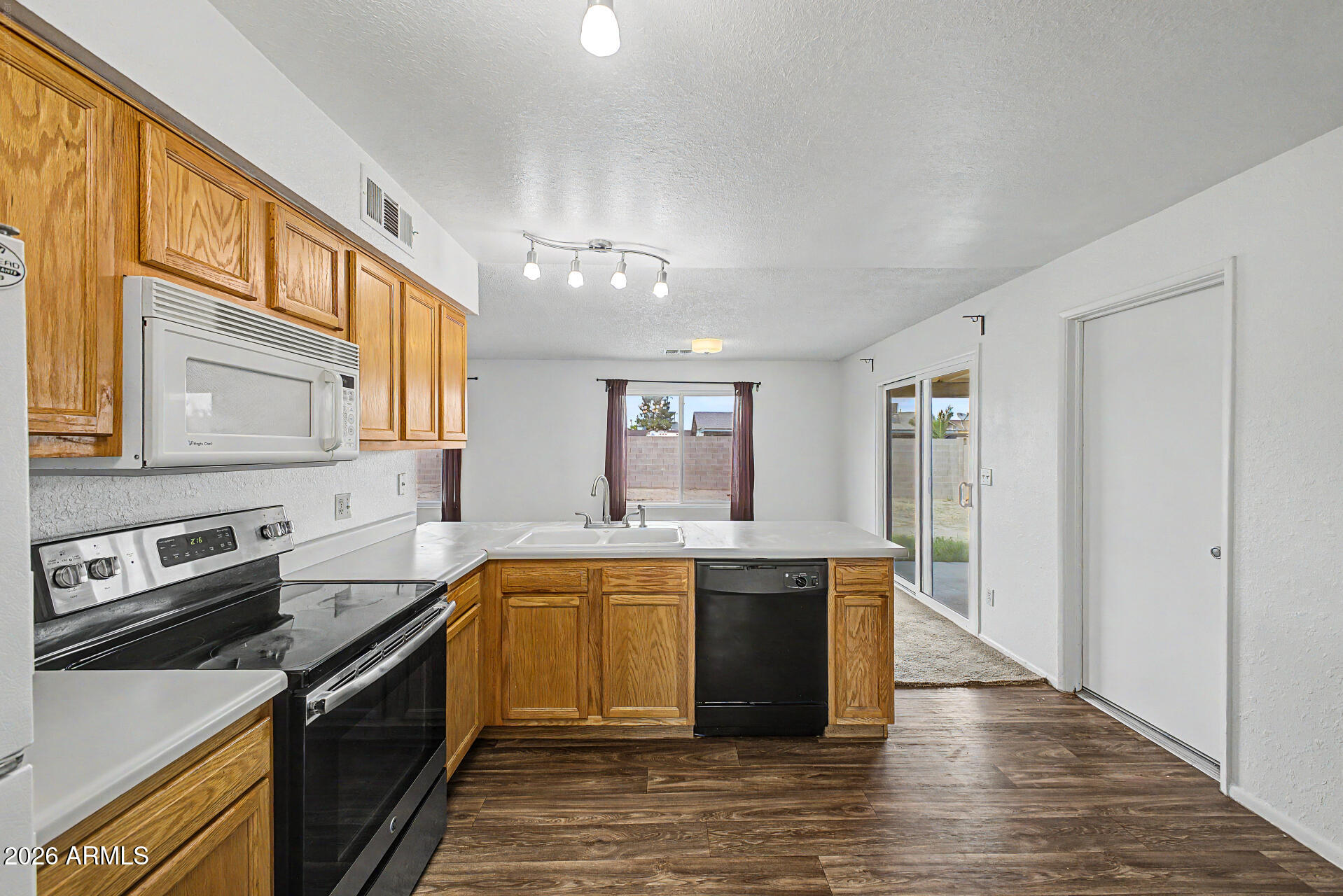 932 W Libra Drive