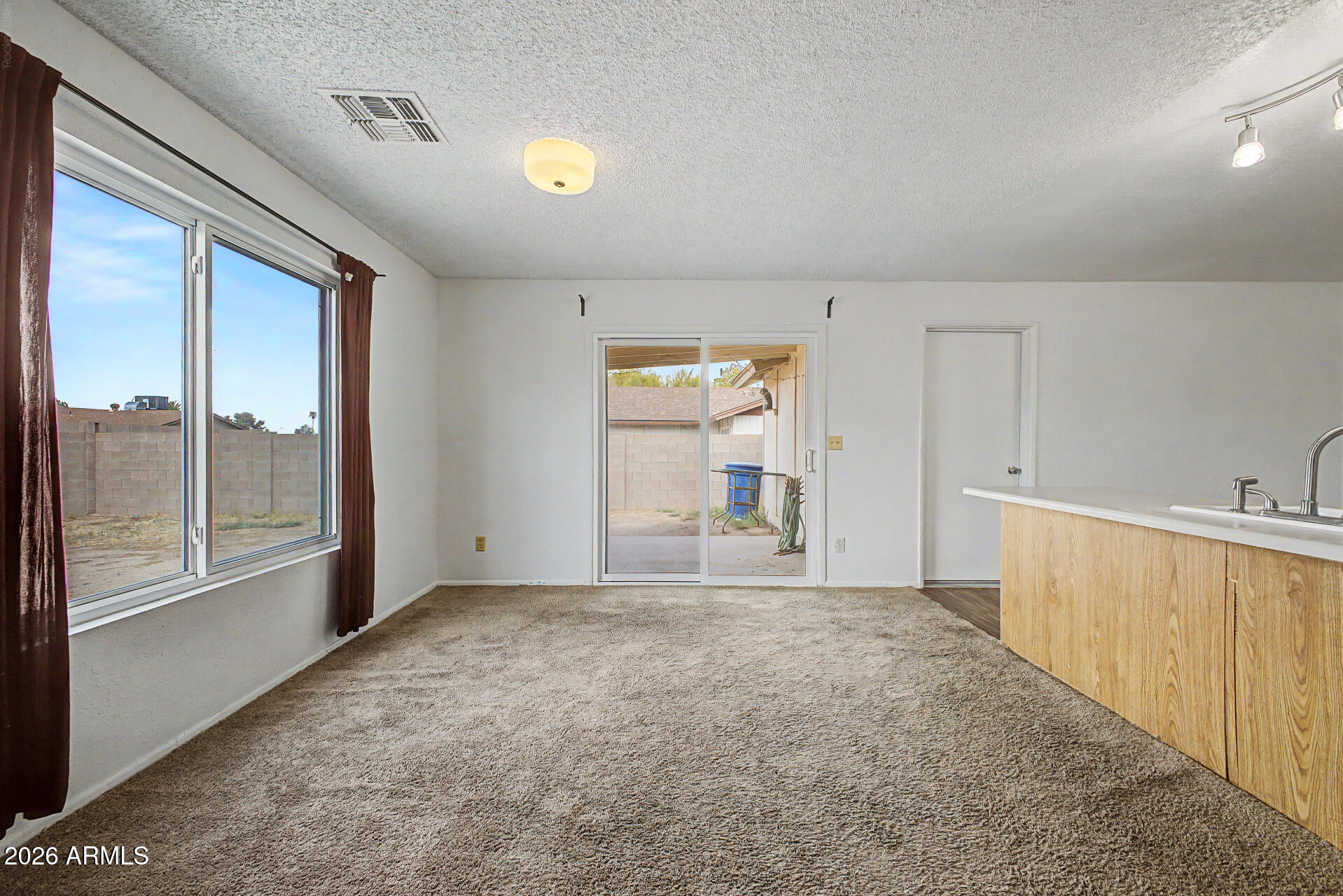 932 W Libra Drive