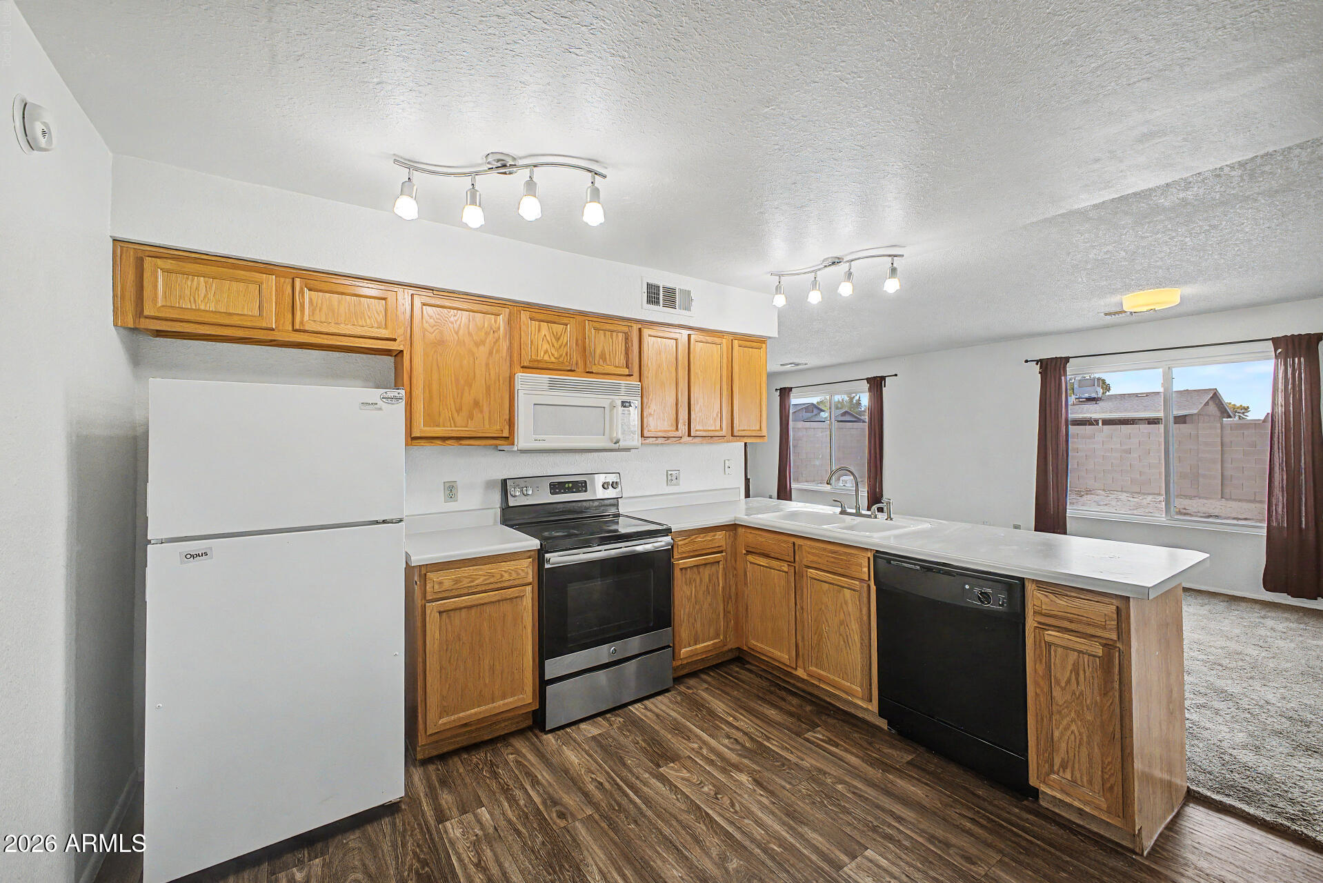 932 W Libra Drive