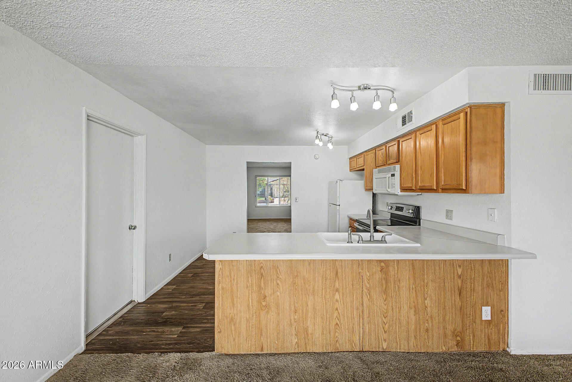 932 W Libra Drive
