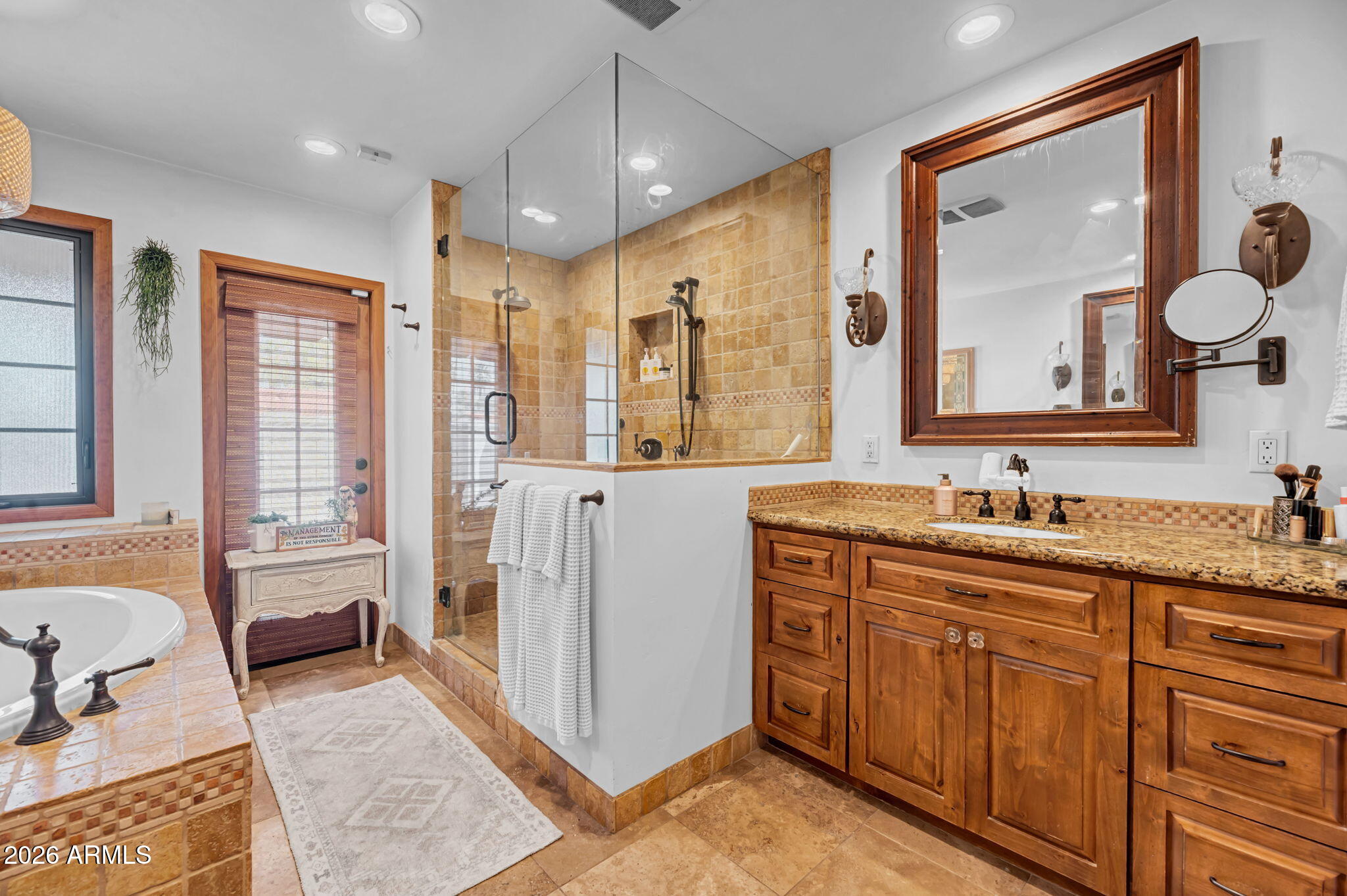 2102 ENCANTO Drive SW