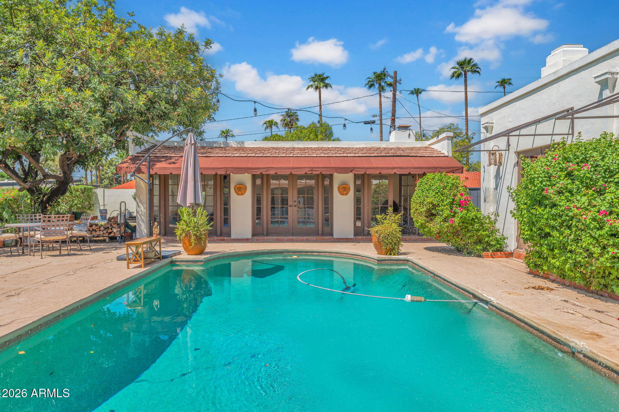 2102 ENCANTO Drive SW