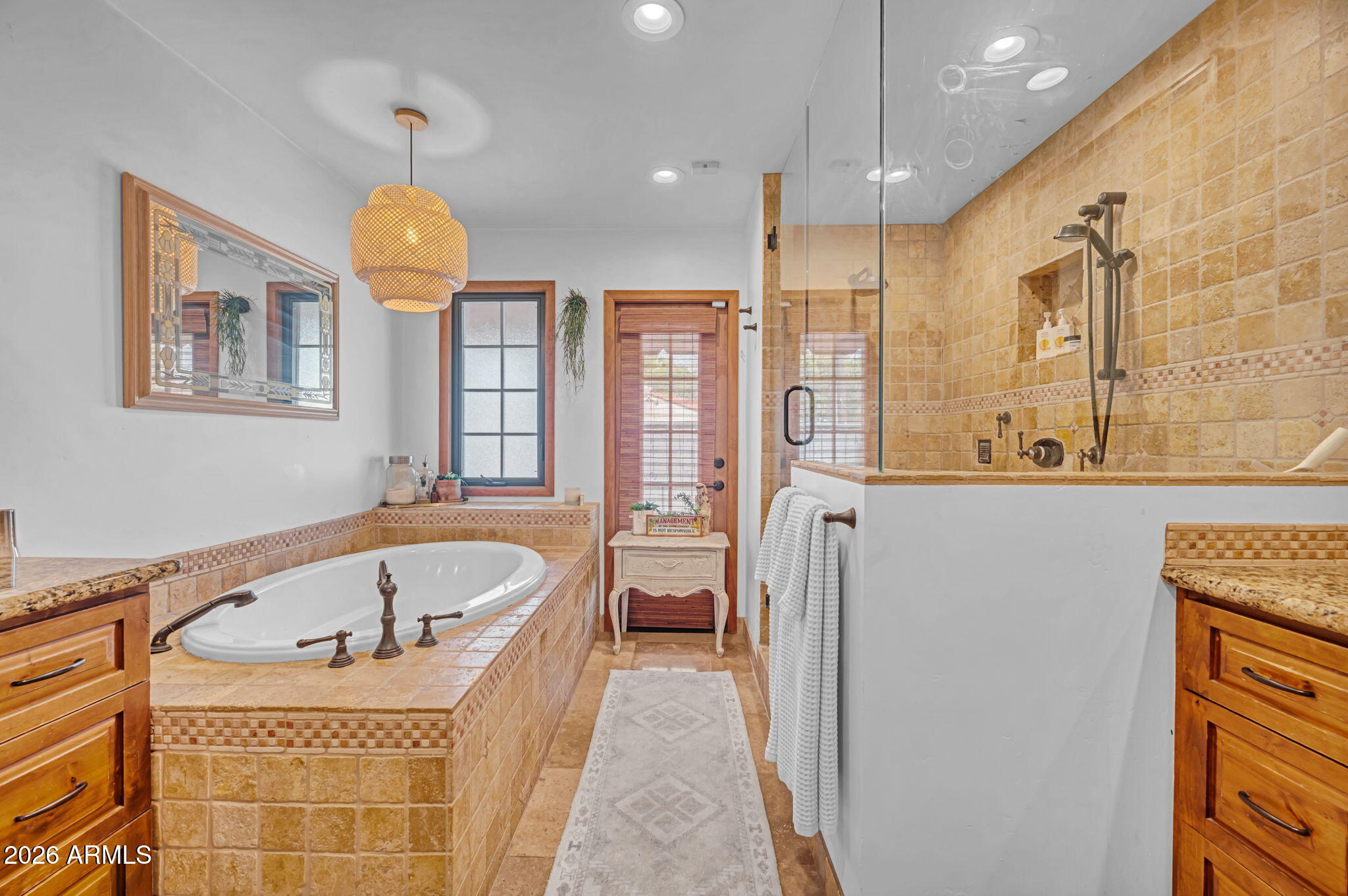 2102 ENCANTO Drive SW