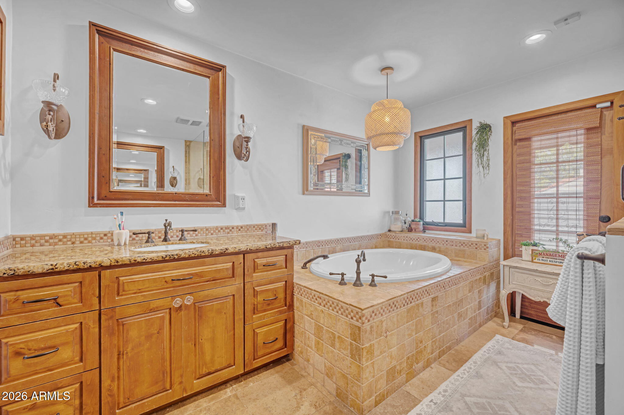 2102 ENCANTO Drive SW