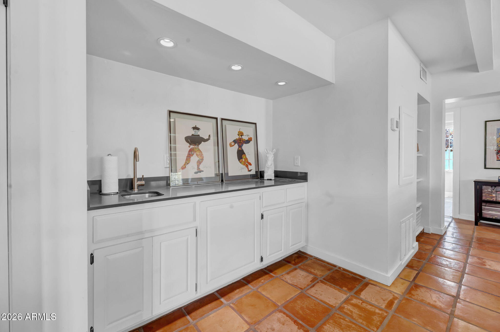 2102 ENCANTO Drive SW