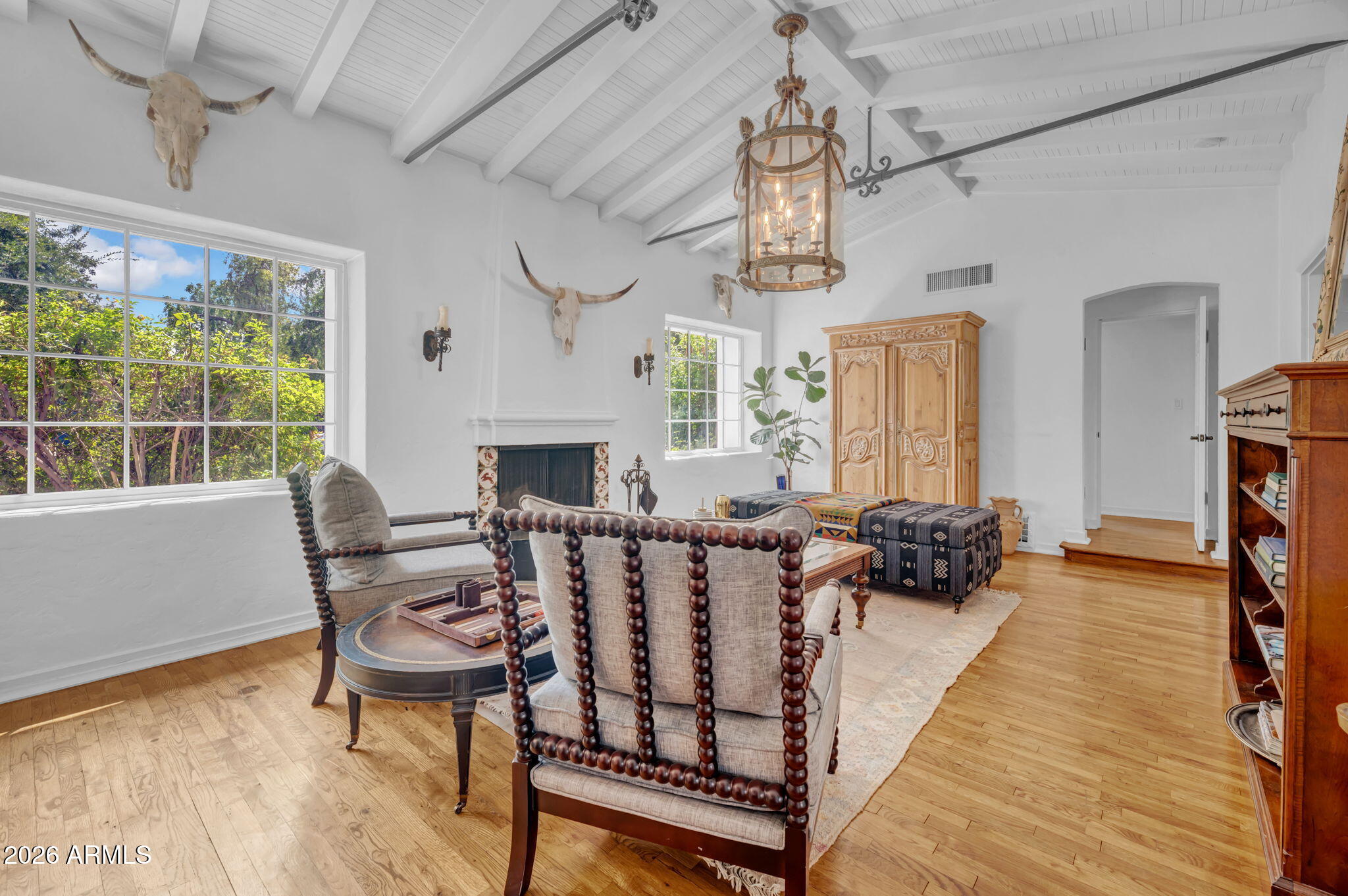 2102 ENCANTO Drive SW