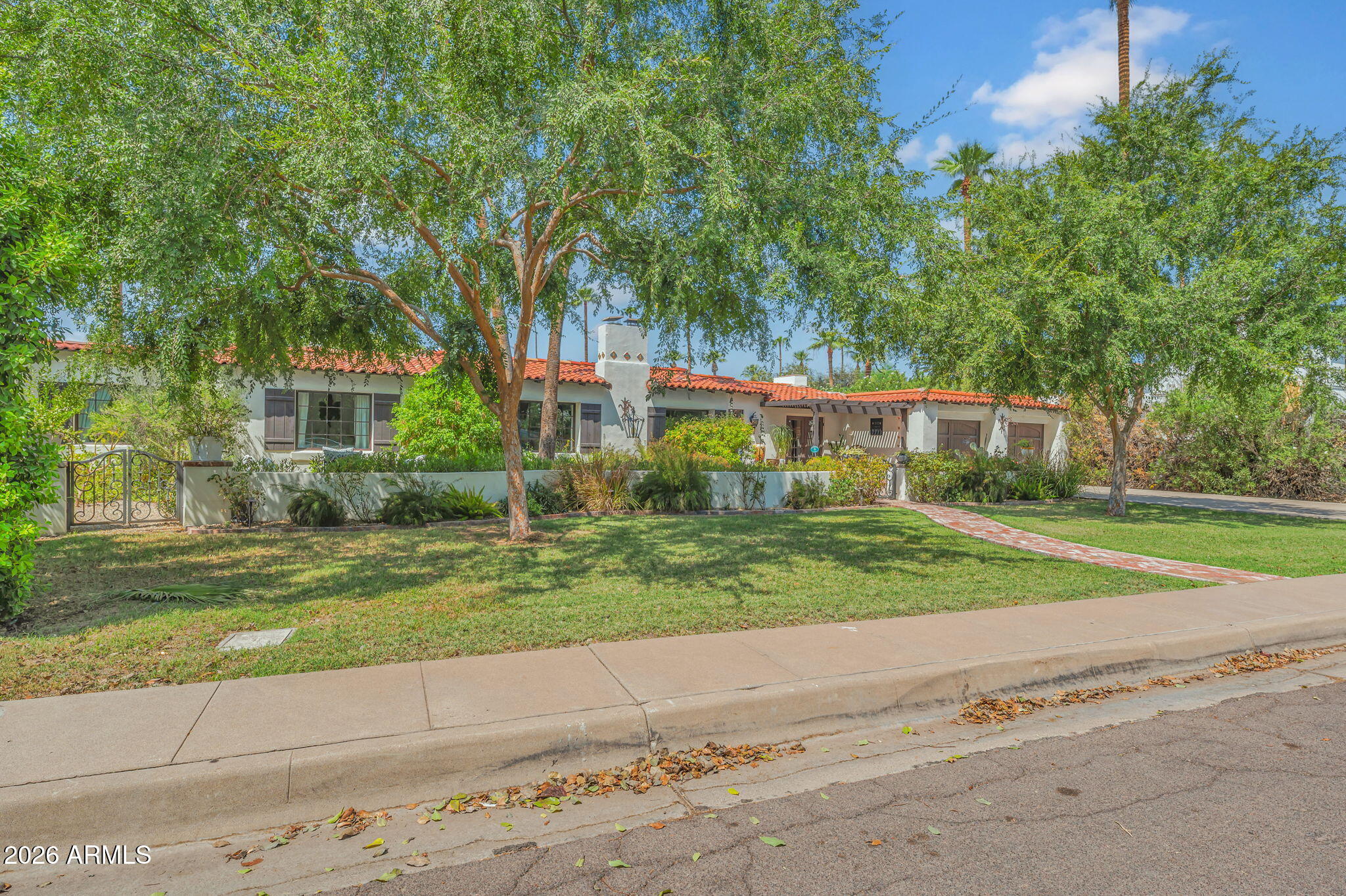2102 ENCANTO Drive SW