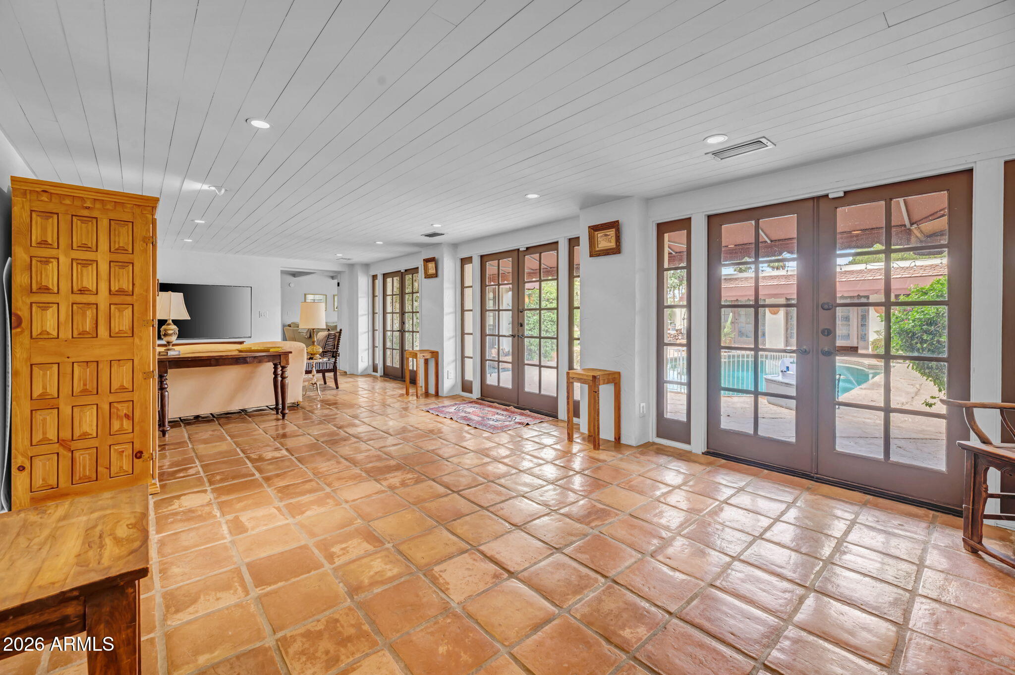 2102 ENCANTO Drive SW
