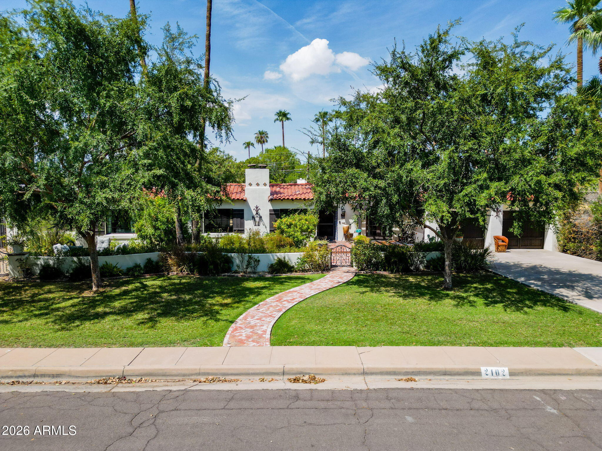 2102 ENCANTO Drive SW
