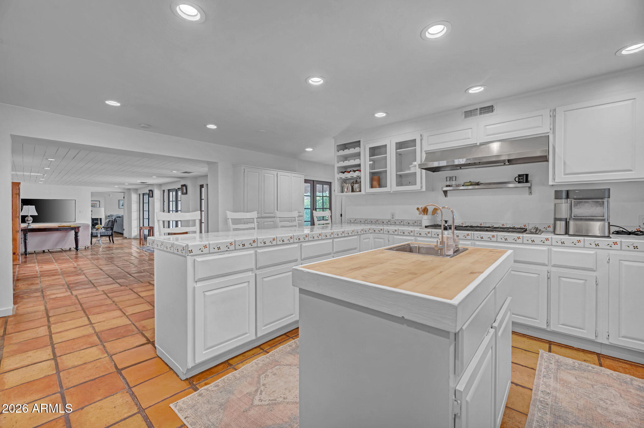 2102 ENCANTO Drive SW