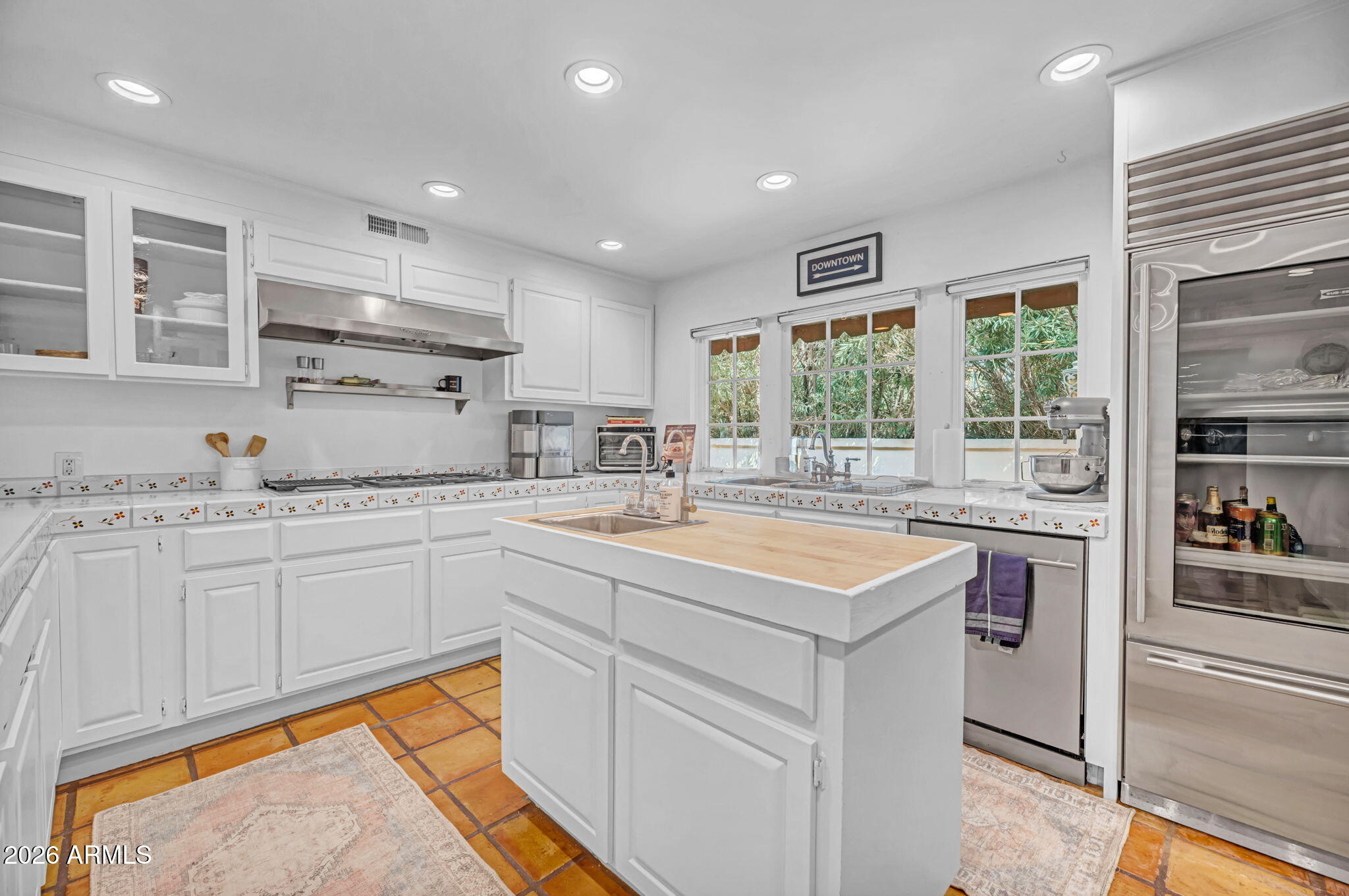 2102 ENCANTO Drive SW